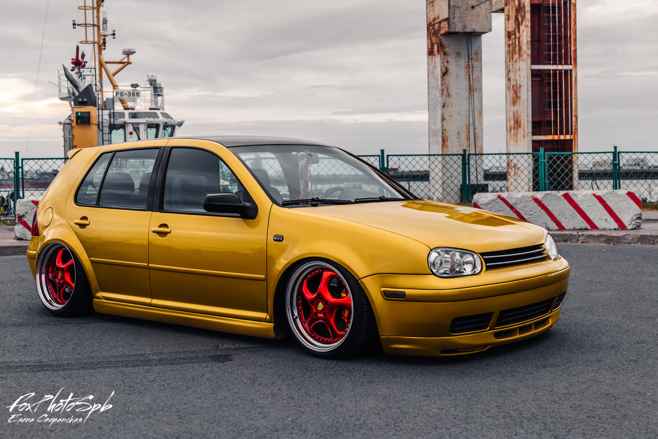 Volkswagen Golf Lemonade. Фотограф в Санкт-Петербурге и Ленинградской области