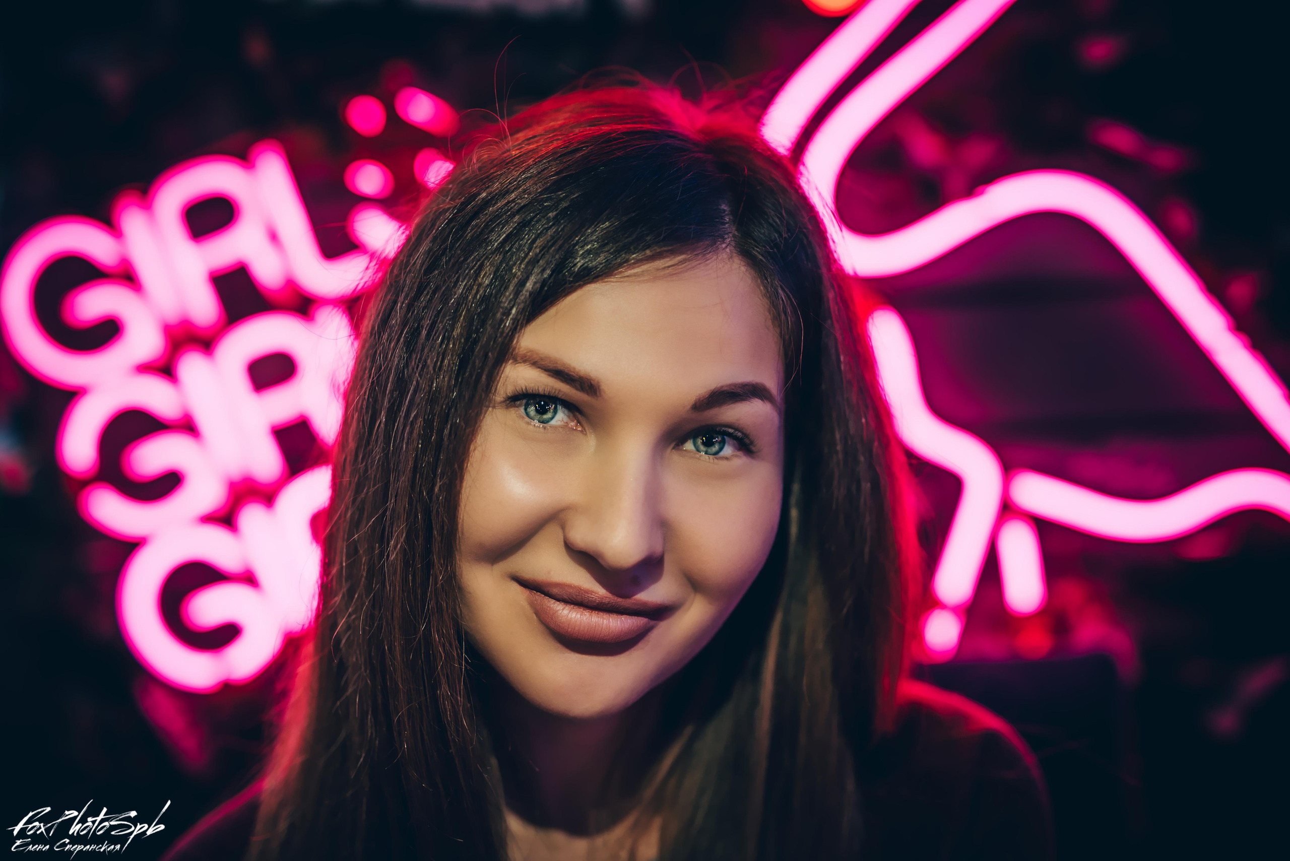 Неоновое настроение. Фотограф в Санкт-Петербурге и Ленинградской области