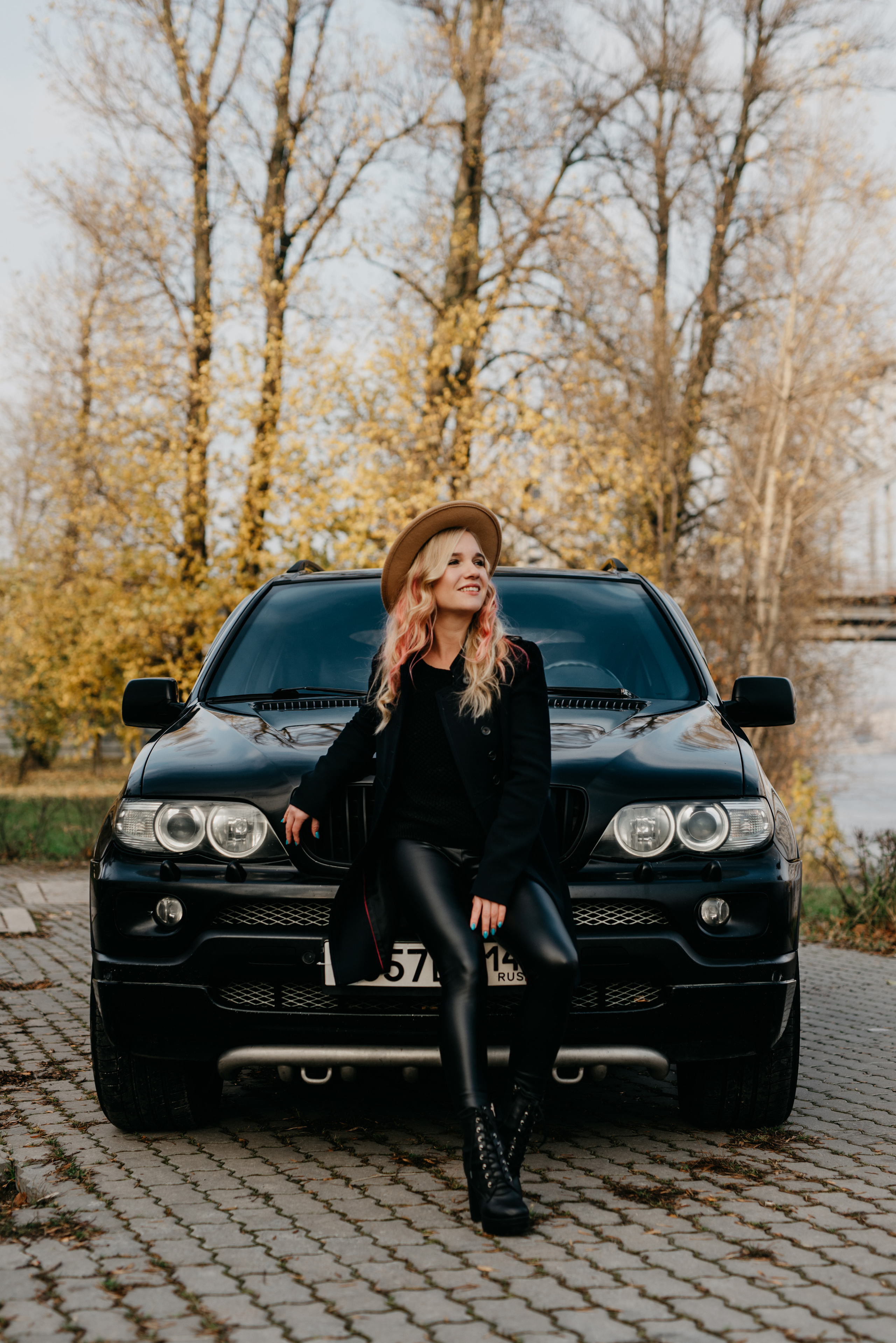 Юлия и BMW X5. Фотограф в Санкт-Петербурге и Ленинградской области