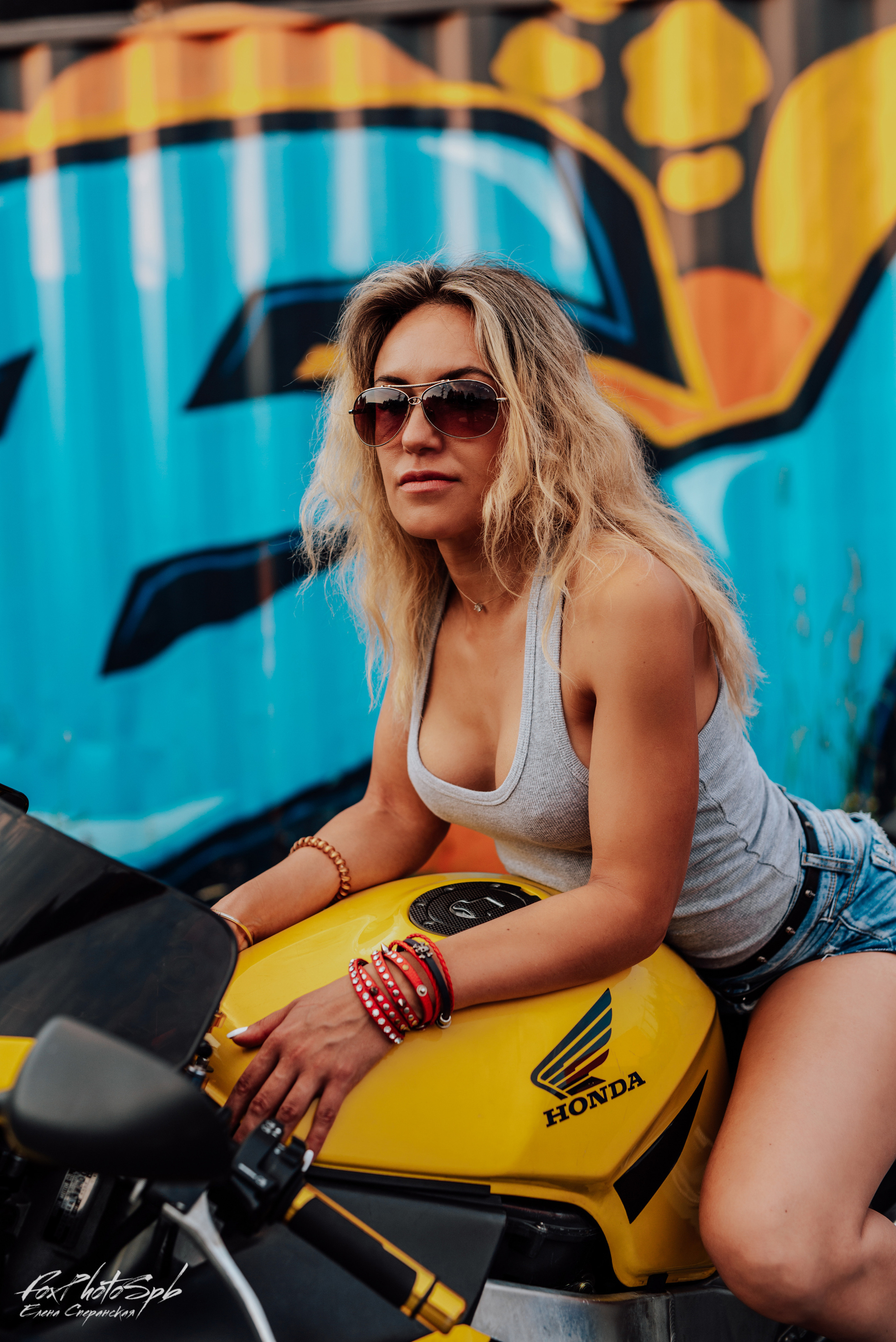 Ольга и HONDA CBR. Фотограф в Санкт-Петербурге и Ленинградской области