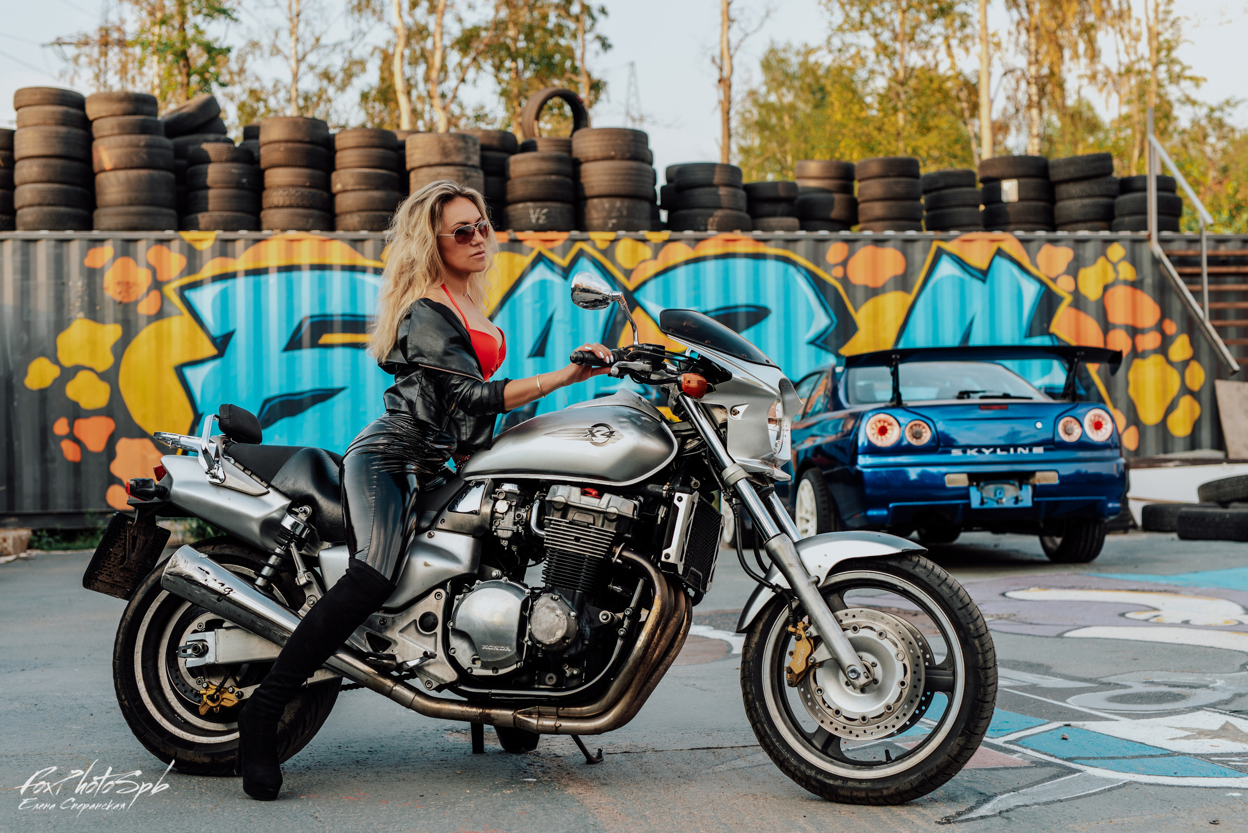 Ольга и HONDA X4. Фотограф в Санкт-Петербурге и Ленинградской области