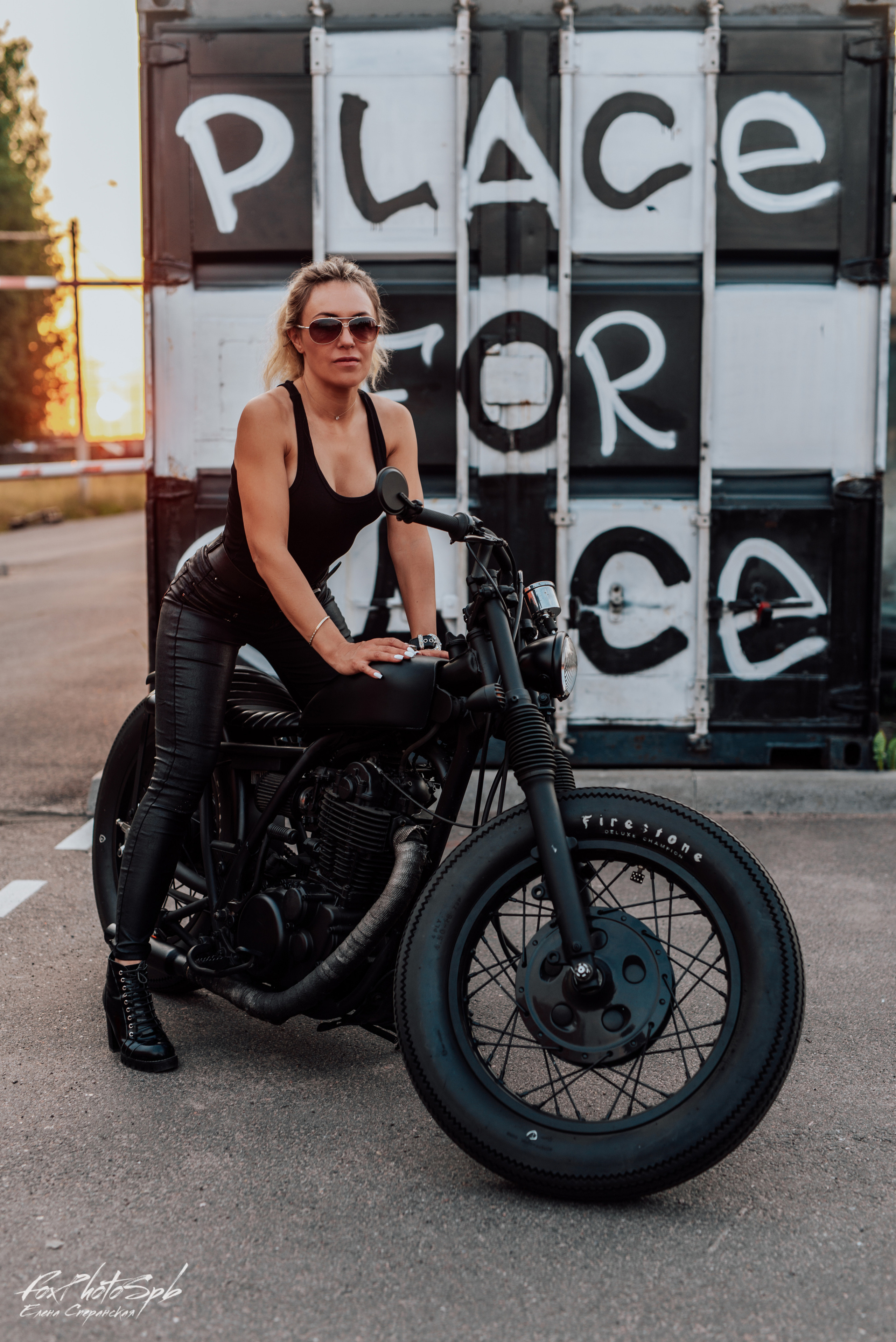Ольга и Custom Moto. Фотограф в Санкт-Петербурге и Ленинградской области