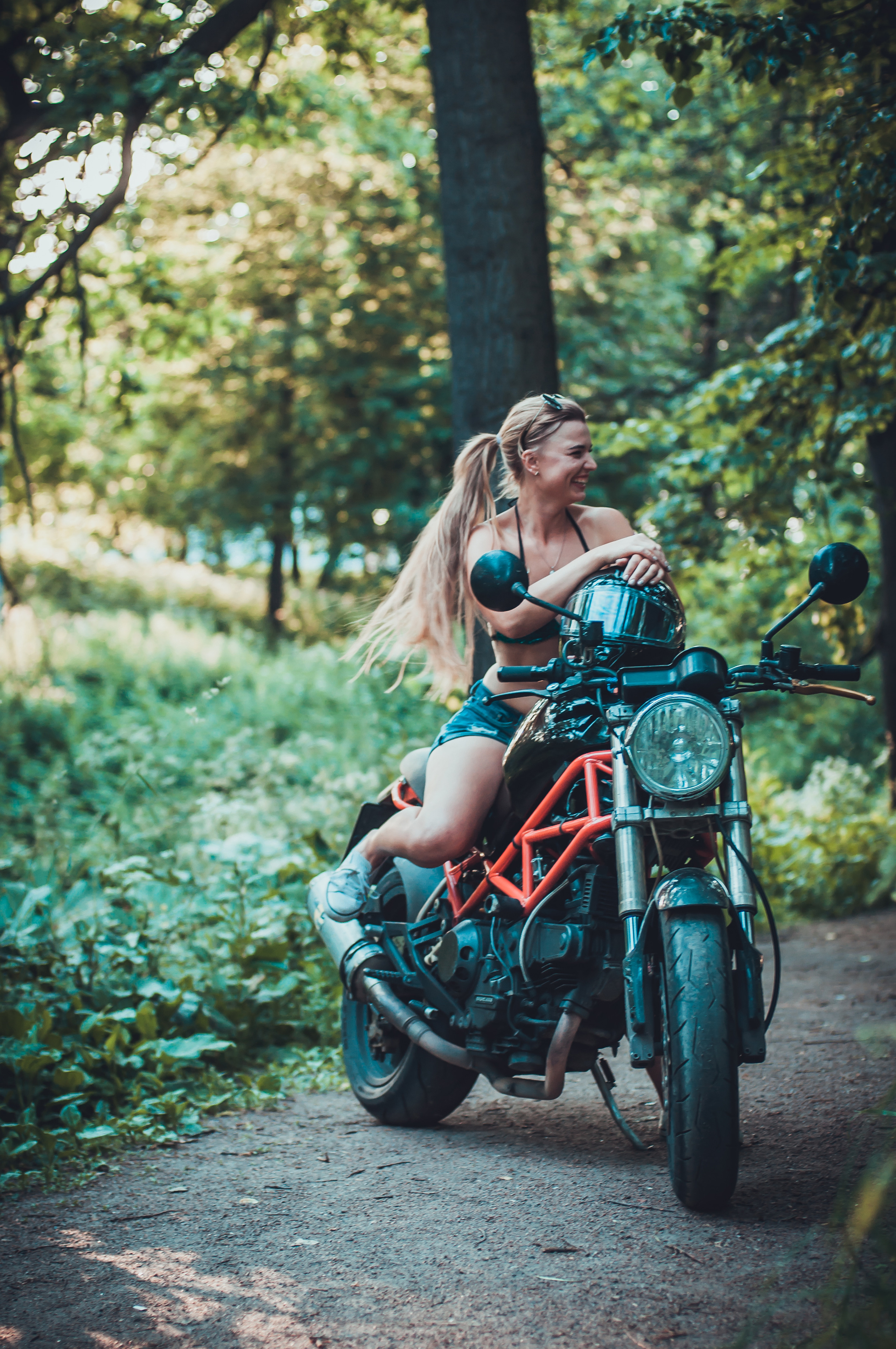 Дарья и мото. Фотограф в Санкт-Петербурге и Ленинградской области