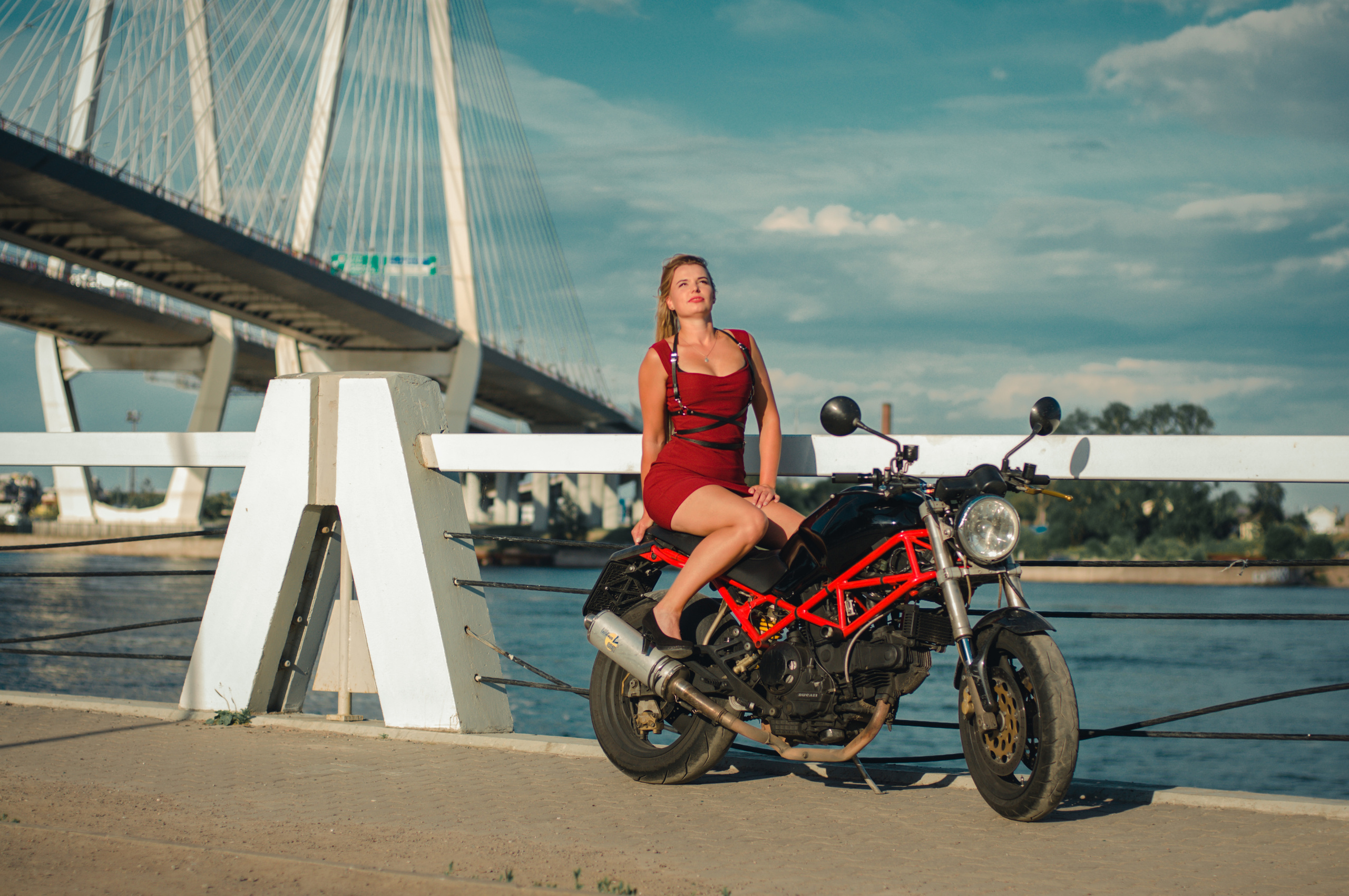 Дарья. Вантовый мост. Фотограф в Санкт-Петербурге и Ленинградской области