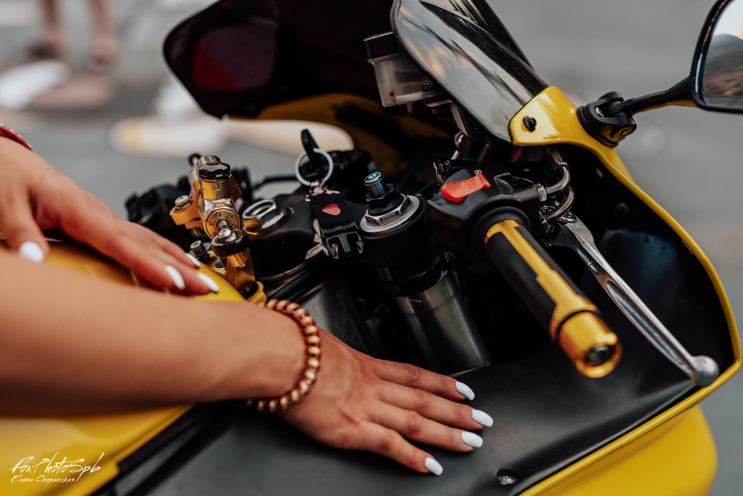 Ольга и HONDA CBR. Фотограф в Санкт-Петербурге и Ленинградской области