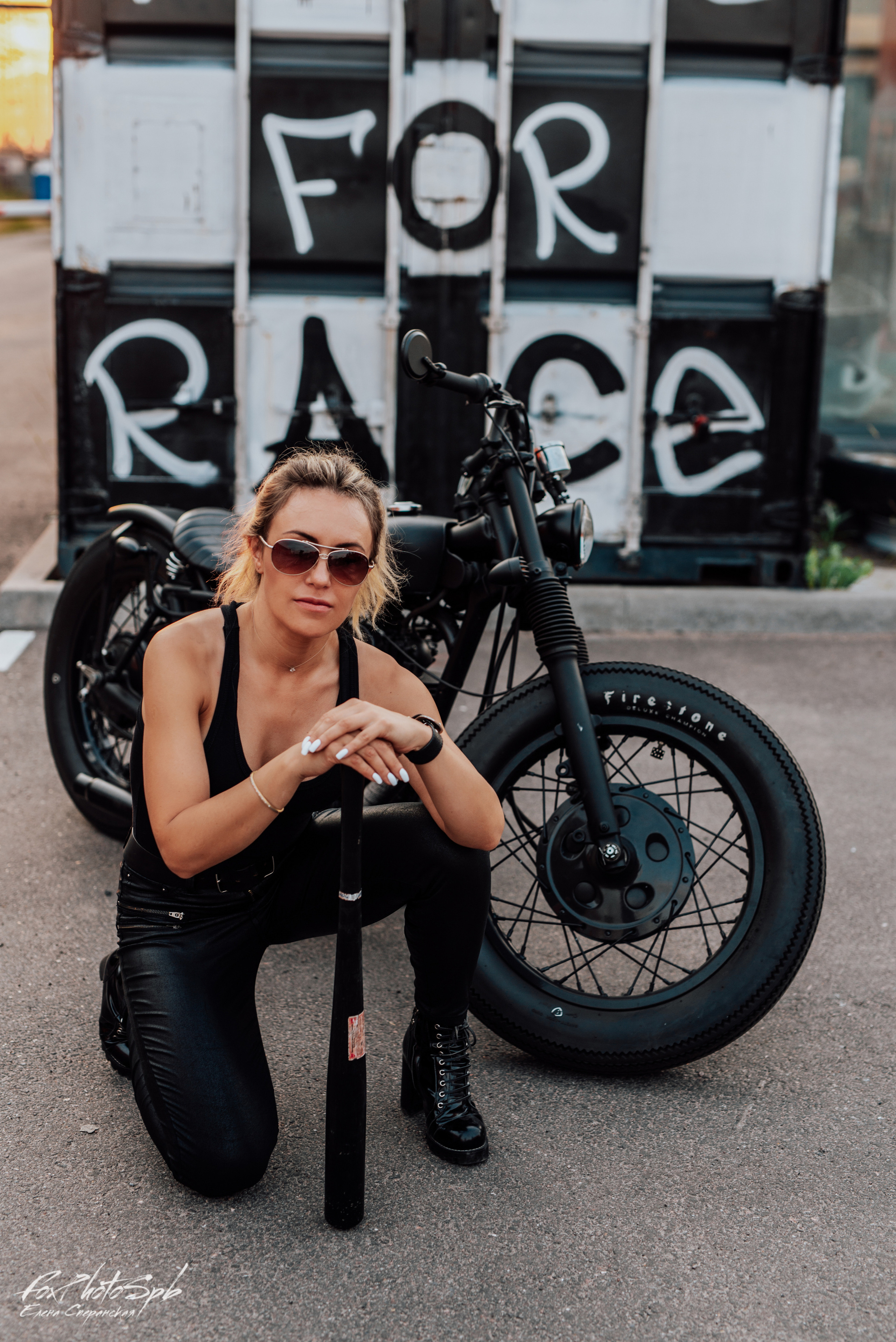 Ольга и Custom Moto. Фотограф в Санкт-Петербурге и Ленинградской области