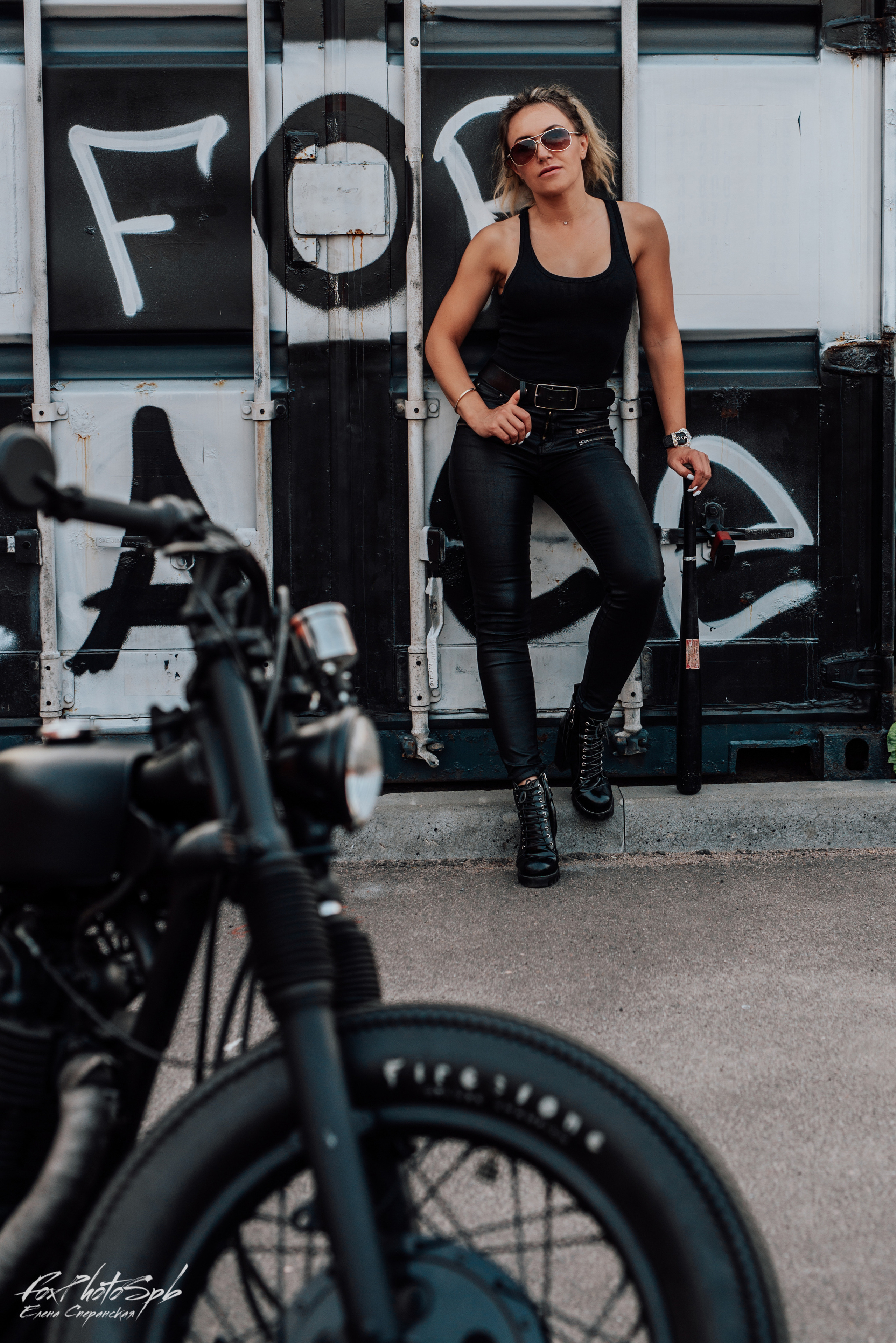 Ольга и Custom Moto. Фотограф в Санкт-Петербурге и Ленинградской области