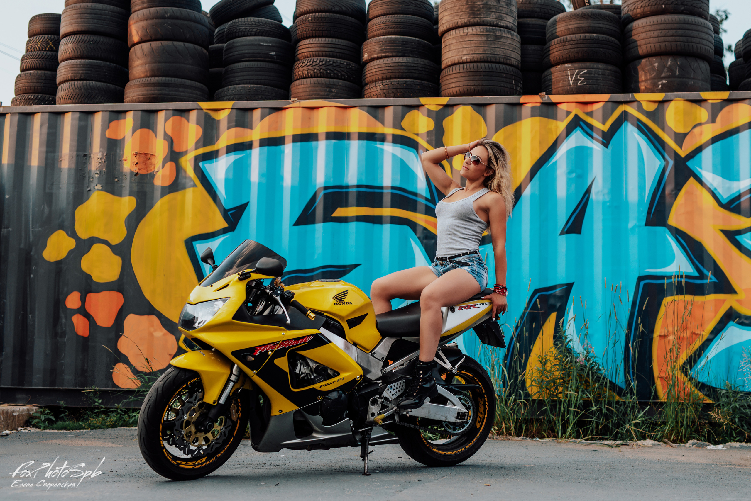 Ольга и HONDA CBR. Фотограф в Санкт-Петербурге и Ленинградской области