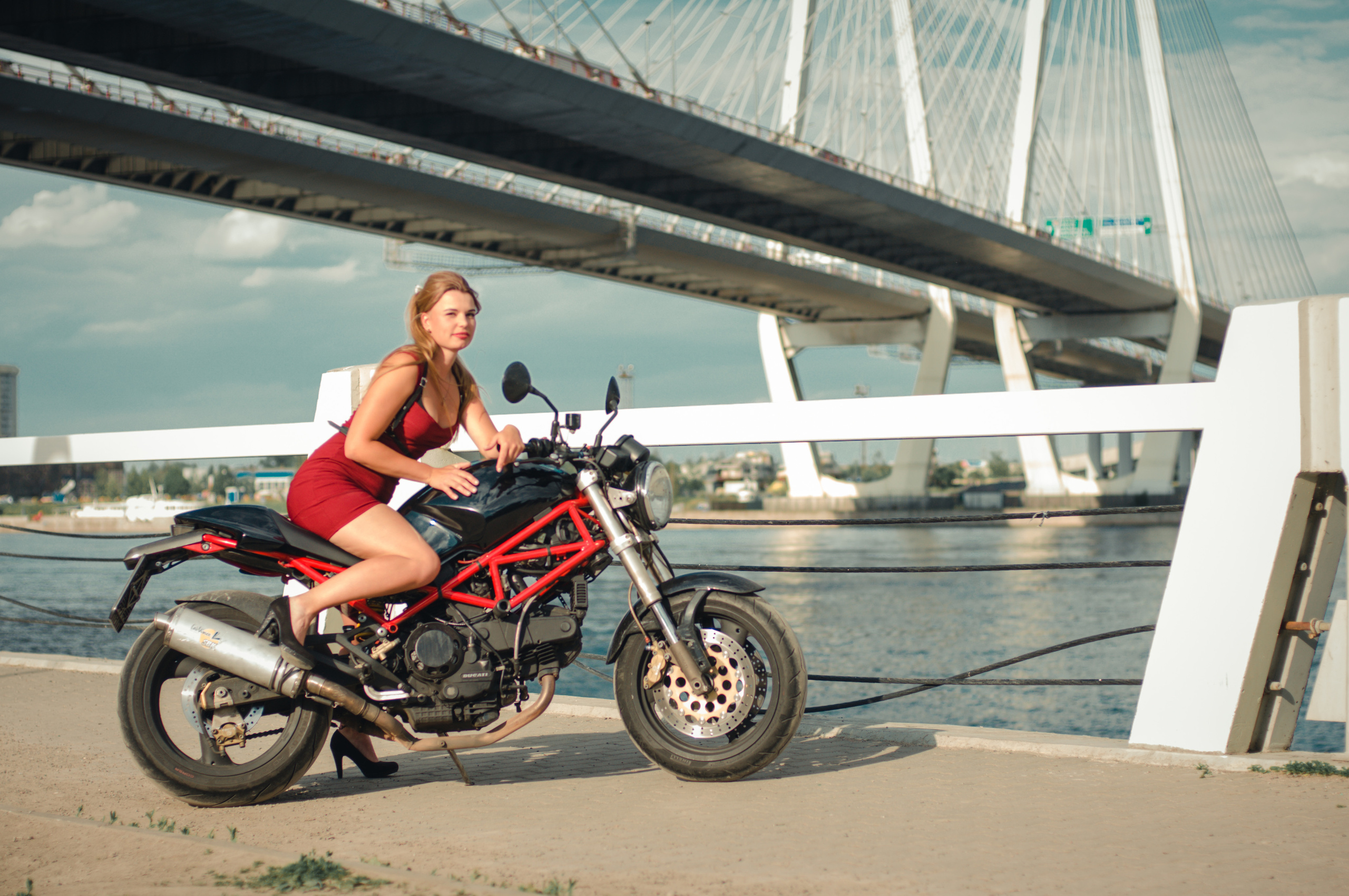 Дарья. Вантовый мост. Фотограф в Санкт-Петербурге и Ленинградской области