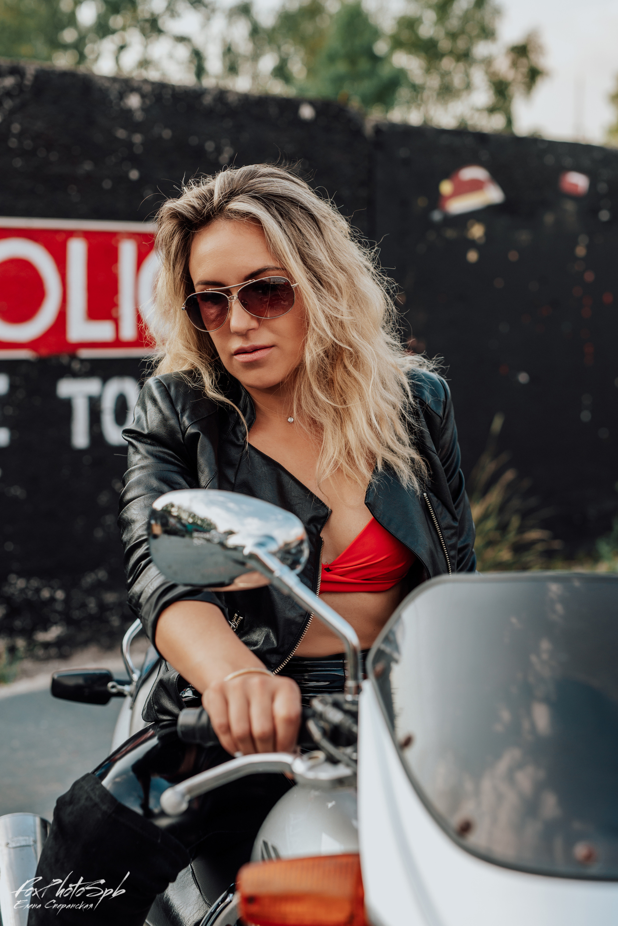 Ольга и HONDA X4. Фотограф в Санкт-Петербурге и Ленинградской области