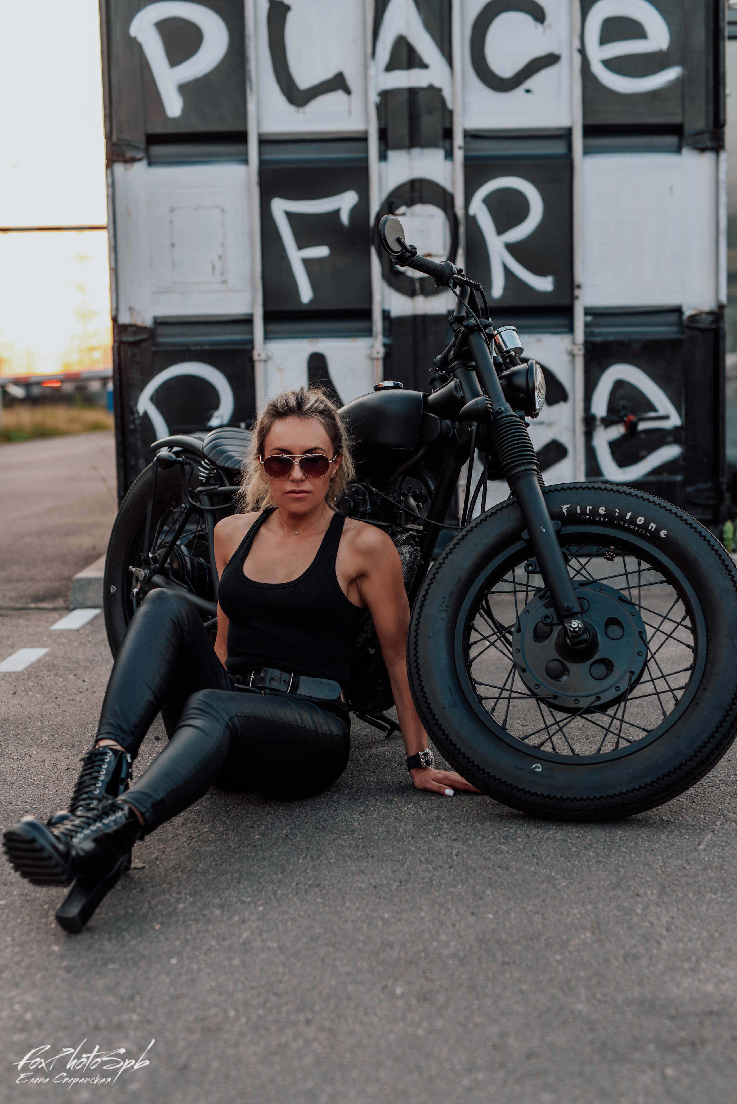 Ольга и Custom Moto. Фотограф в Санкт-Петербурге и Ленинградской области