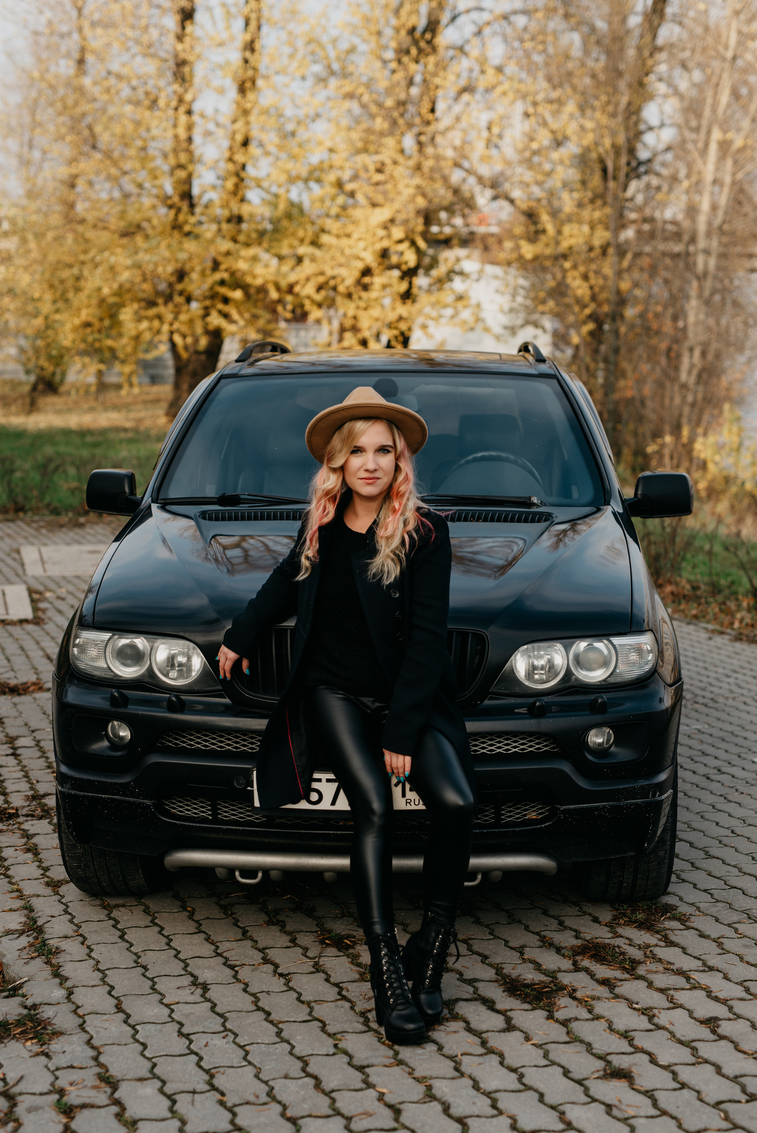 Юлия и BMW X5. Фотограф в Санкт-Петербурге и Ленинградской области