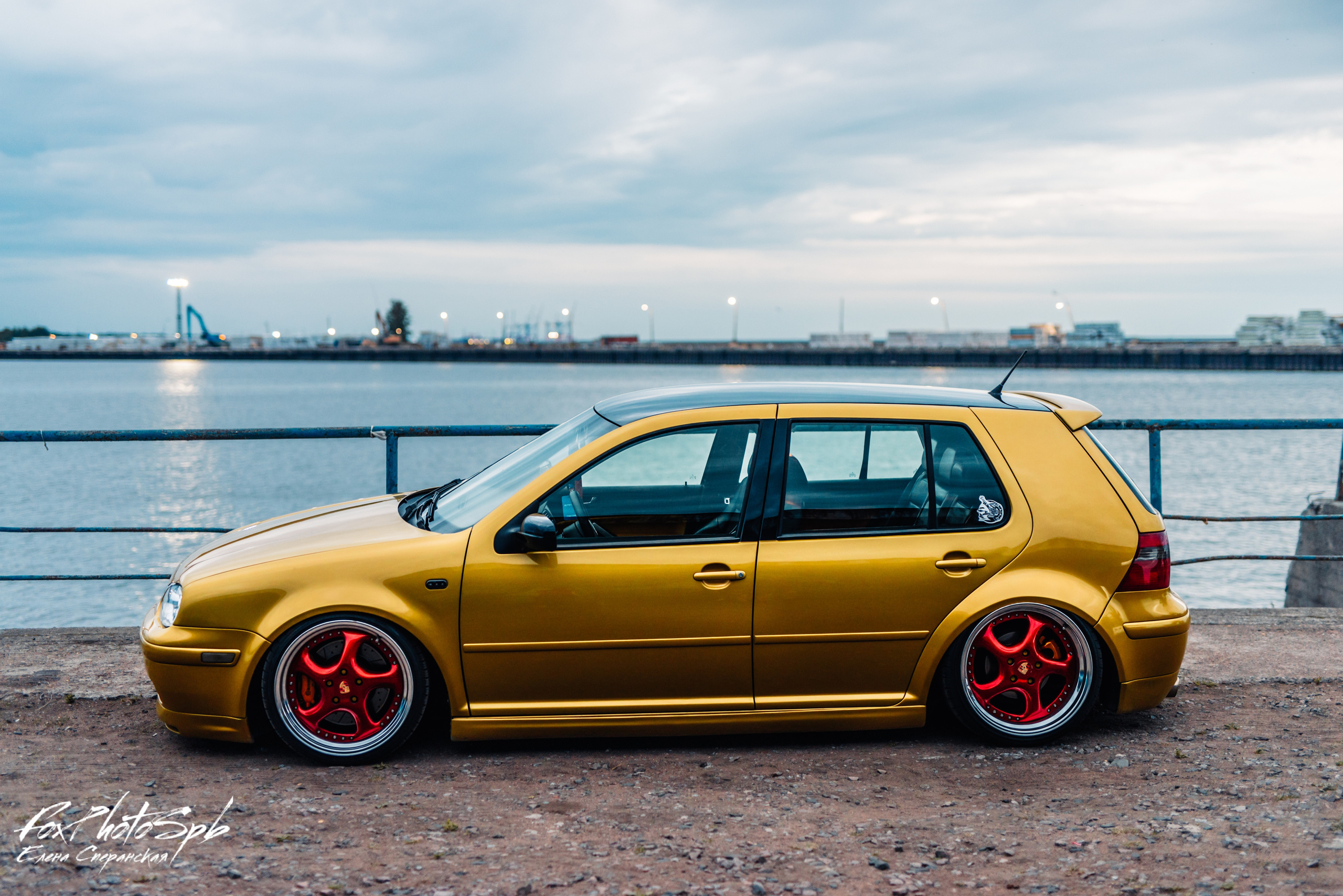 Volkswagen Golf Lemonade. Фотограф в Санкт-Петербурге и Ленинградской области