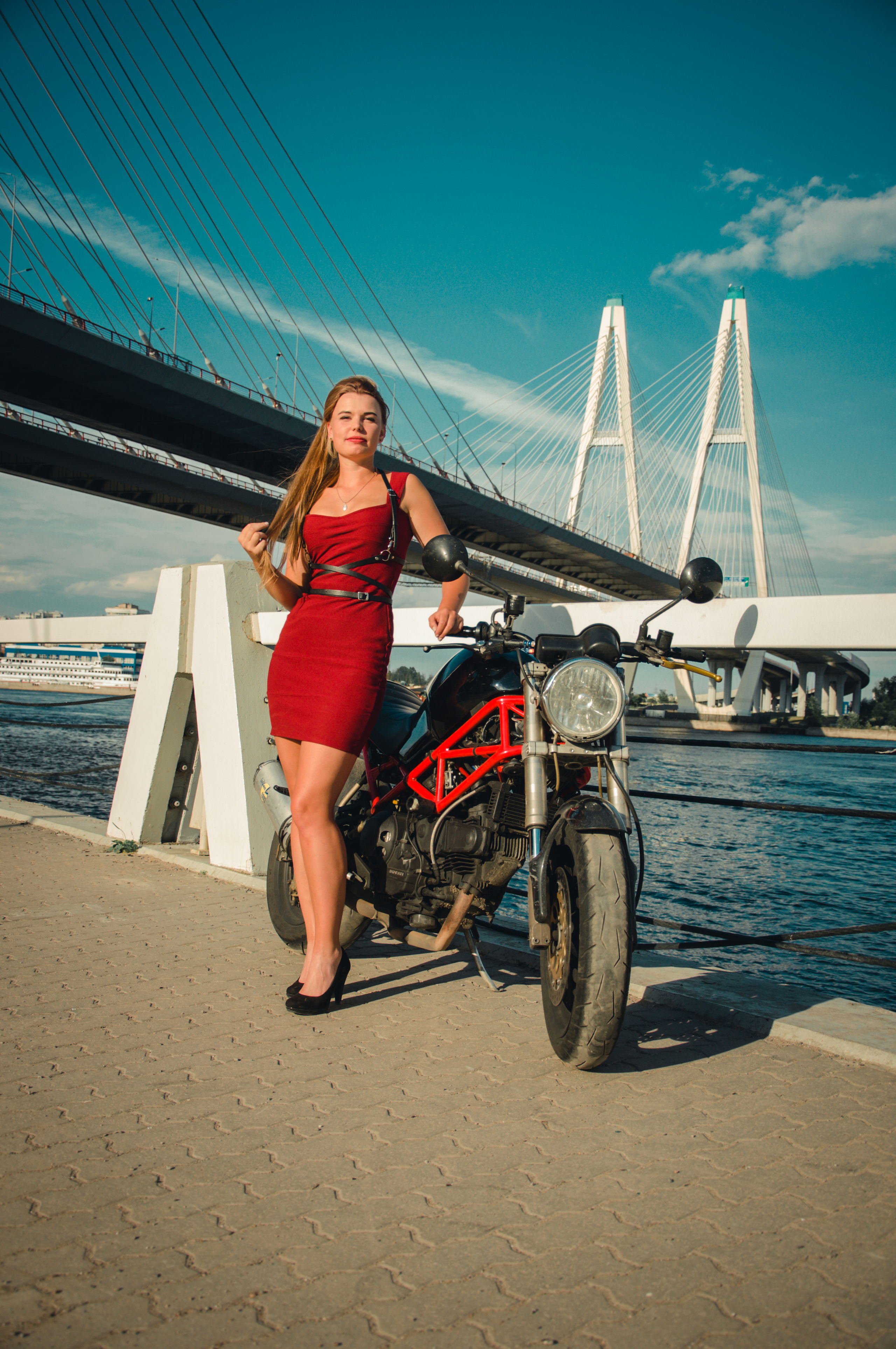 Дарья. Вантовый мост. Фотограф в Санкт-Петербурге и Ленинградской области