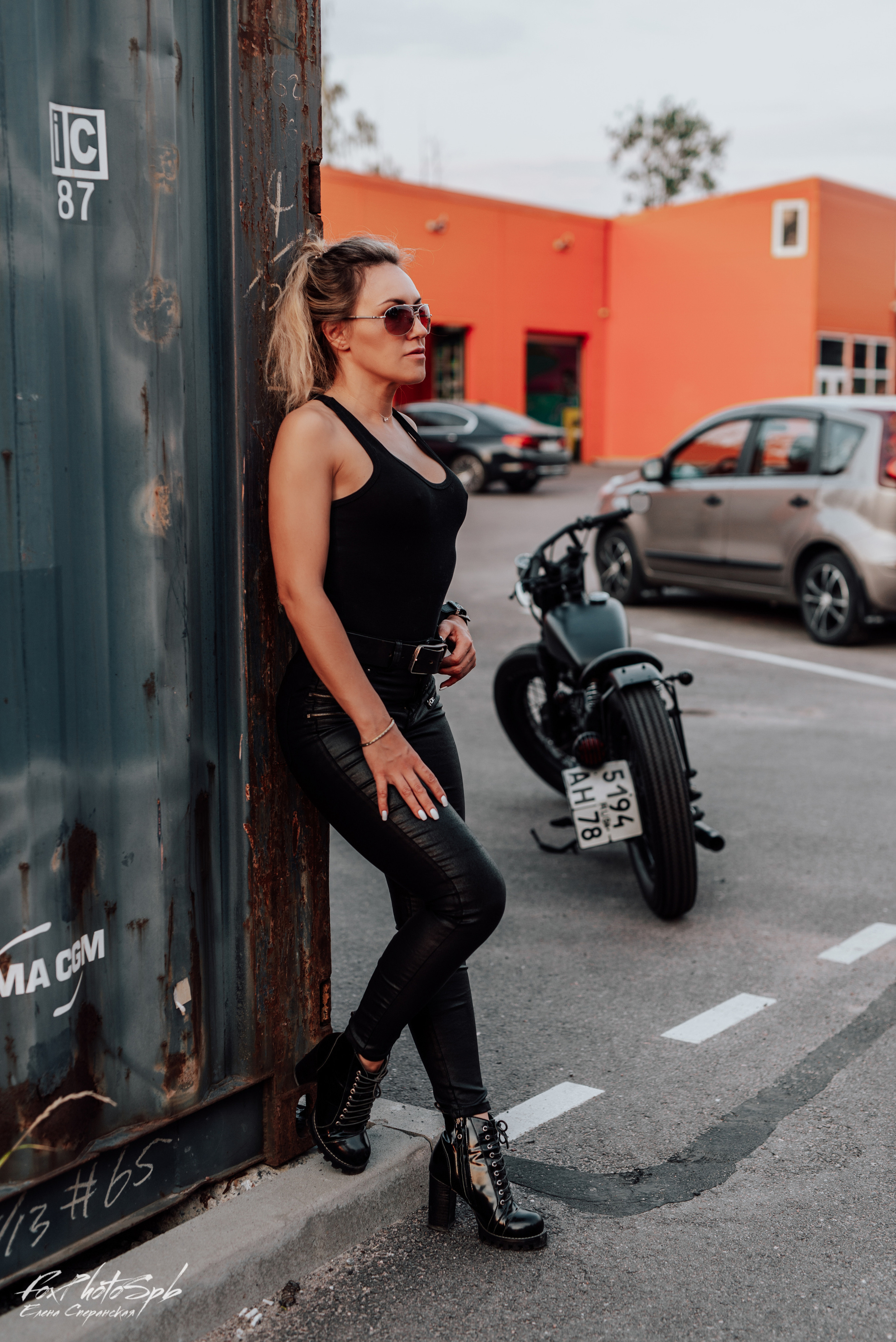 Ольга и Custom Moto. Фотограф в Санкт-Петербурге и Ленинградской области