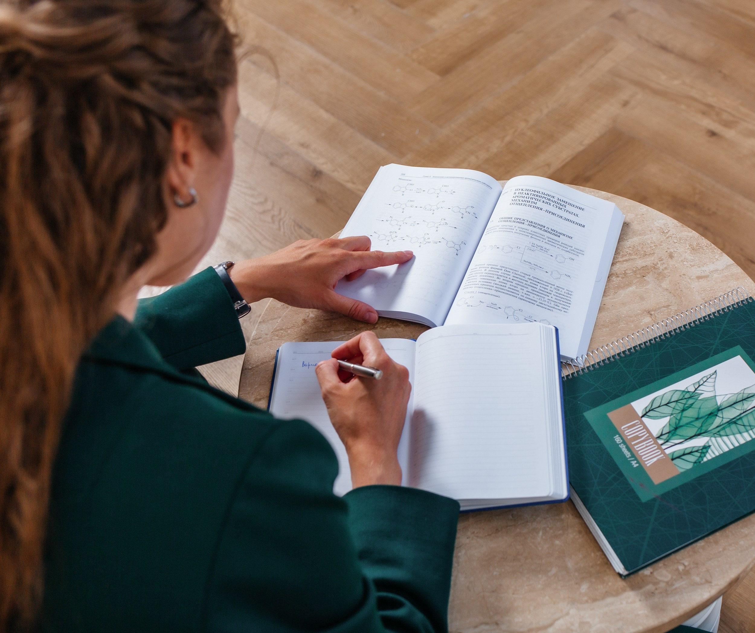 Деловая фотосессия в студии для контента. Фотограф Сочи Адлер. Солькаева Анастасия