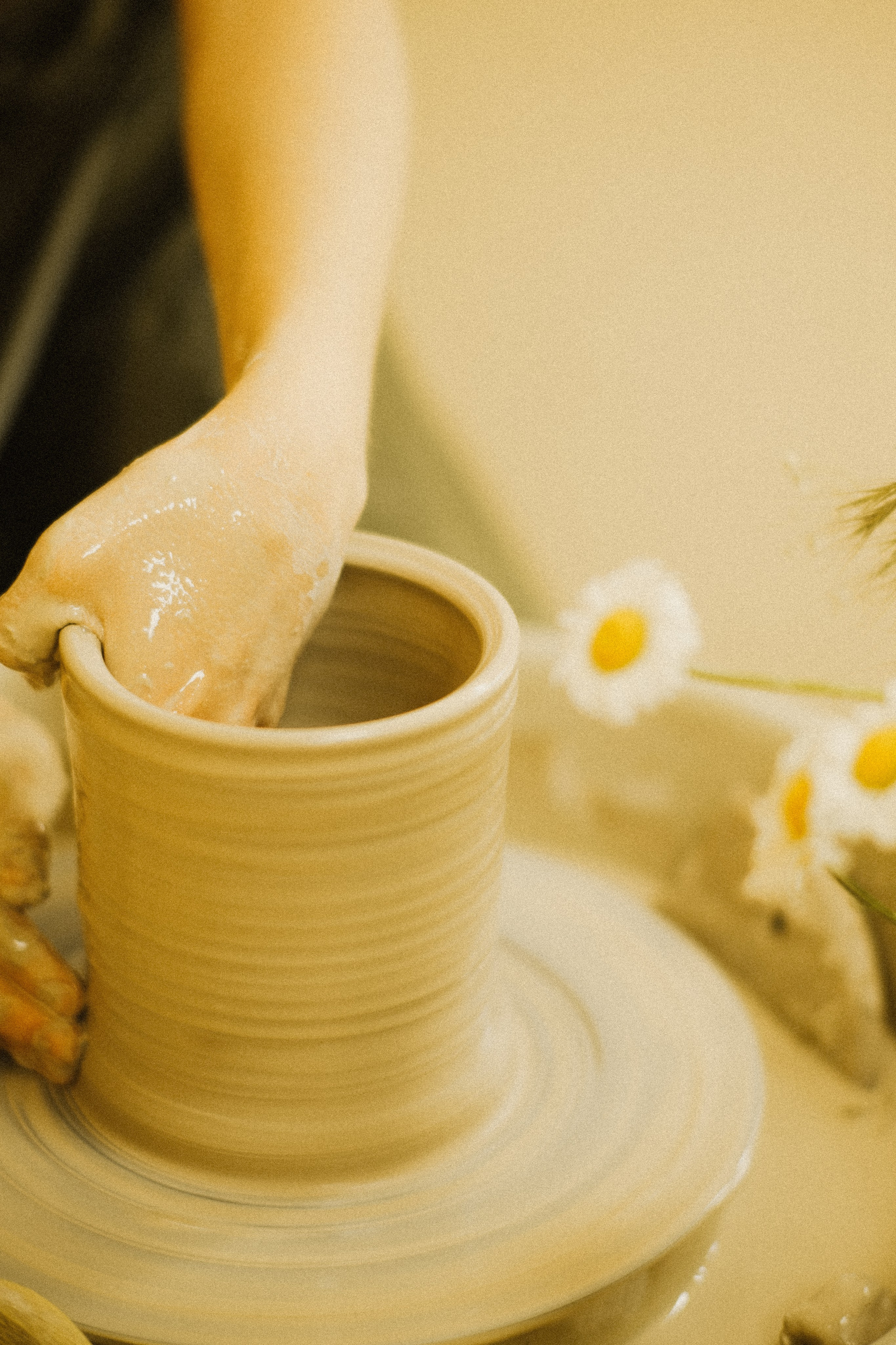 Контент для студии керамики «Flowers & Chill». Коммерческий и Портретный Фотограф Симферополь Крым Максим Махо