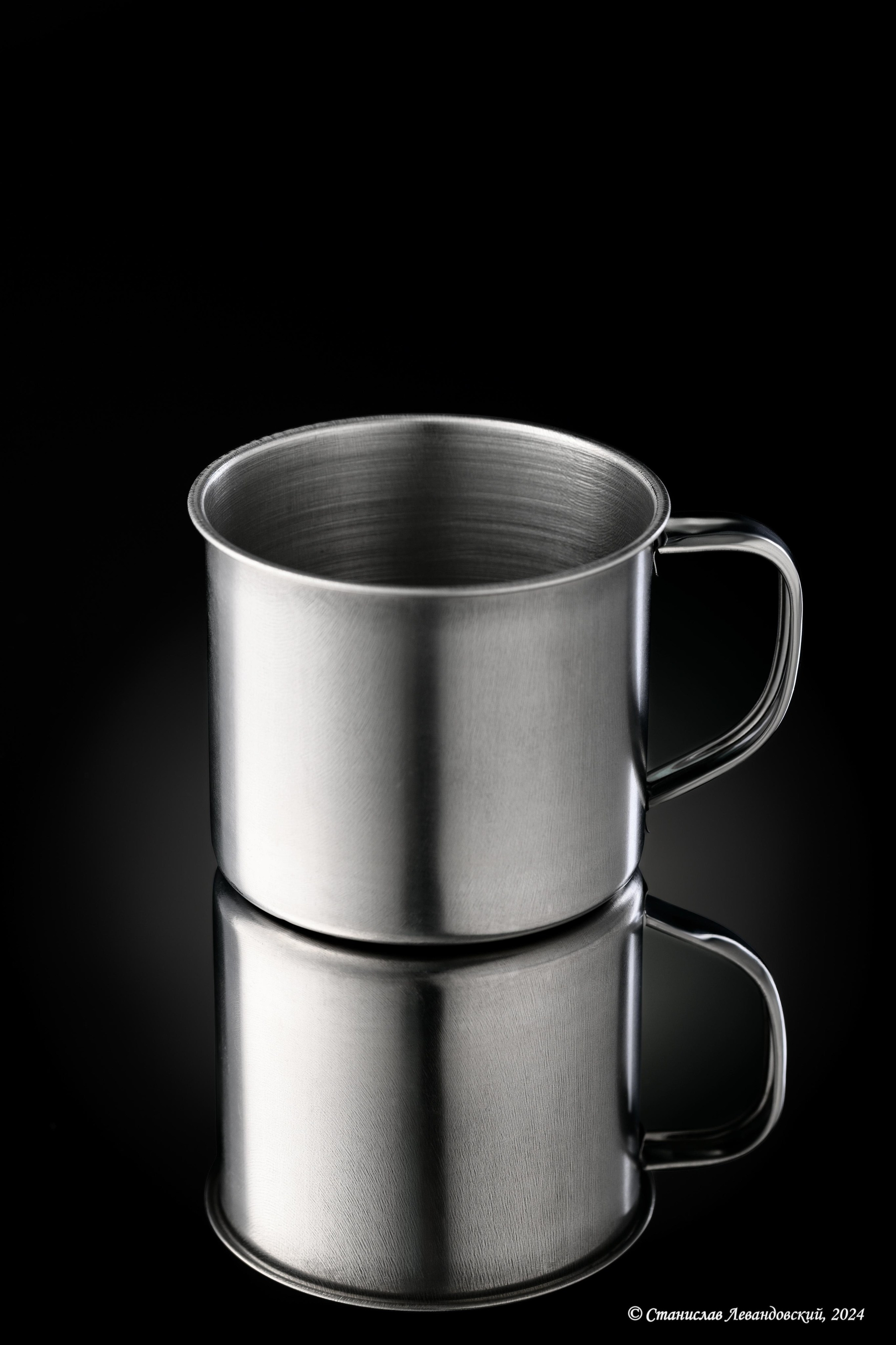 Предметы с глянцевой поверхностью. Предметный фотограф в Москве Станислав Левандовский