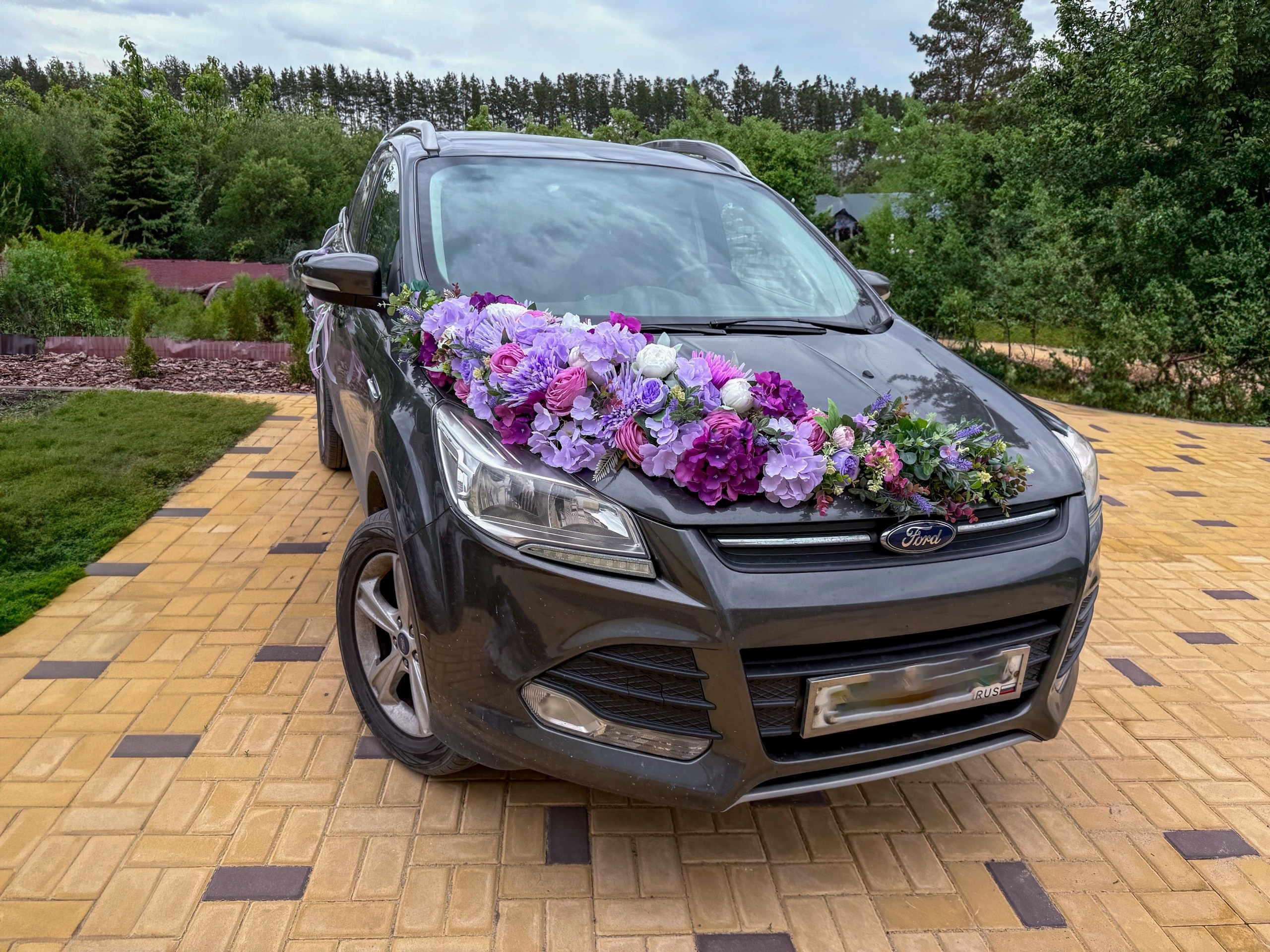 Свадебные украшения на а/м. Семейный свадебный фотограф в Воронеже и Россоши