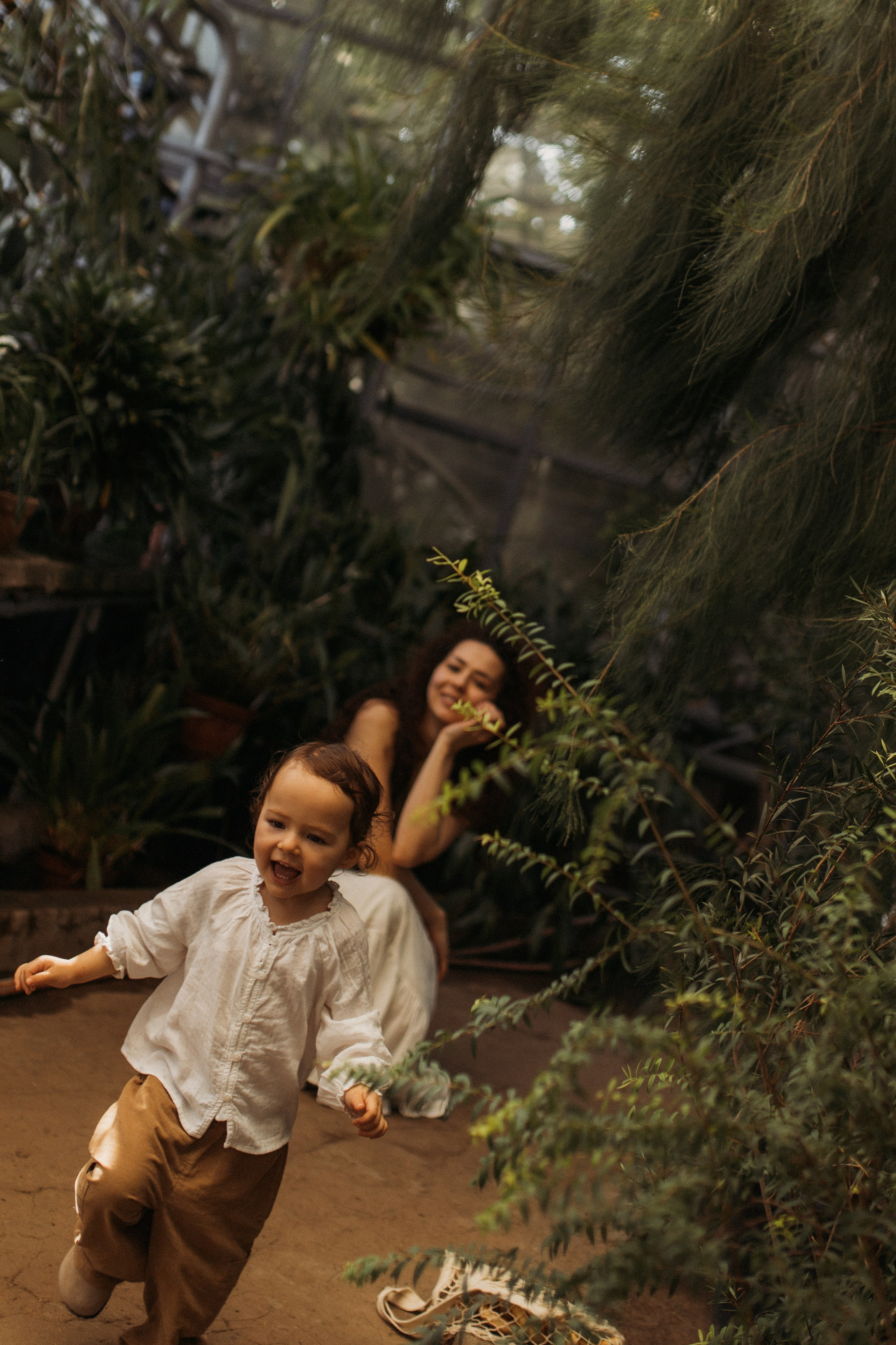 Зарина и София съемка в оранжерее. Семейный и свадебный фотограф в Москве и Зеленограде Марина Малярова