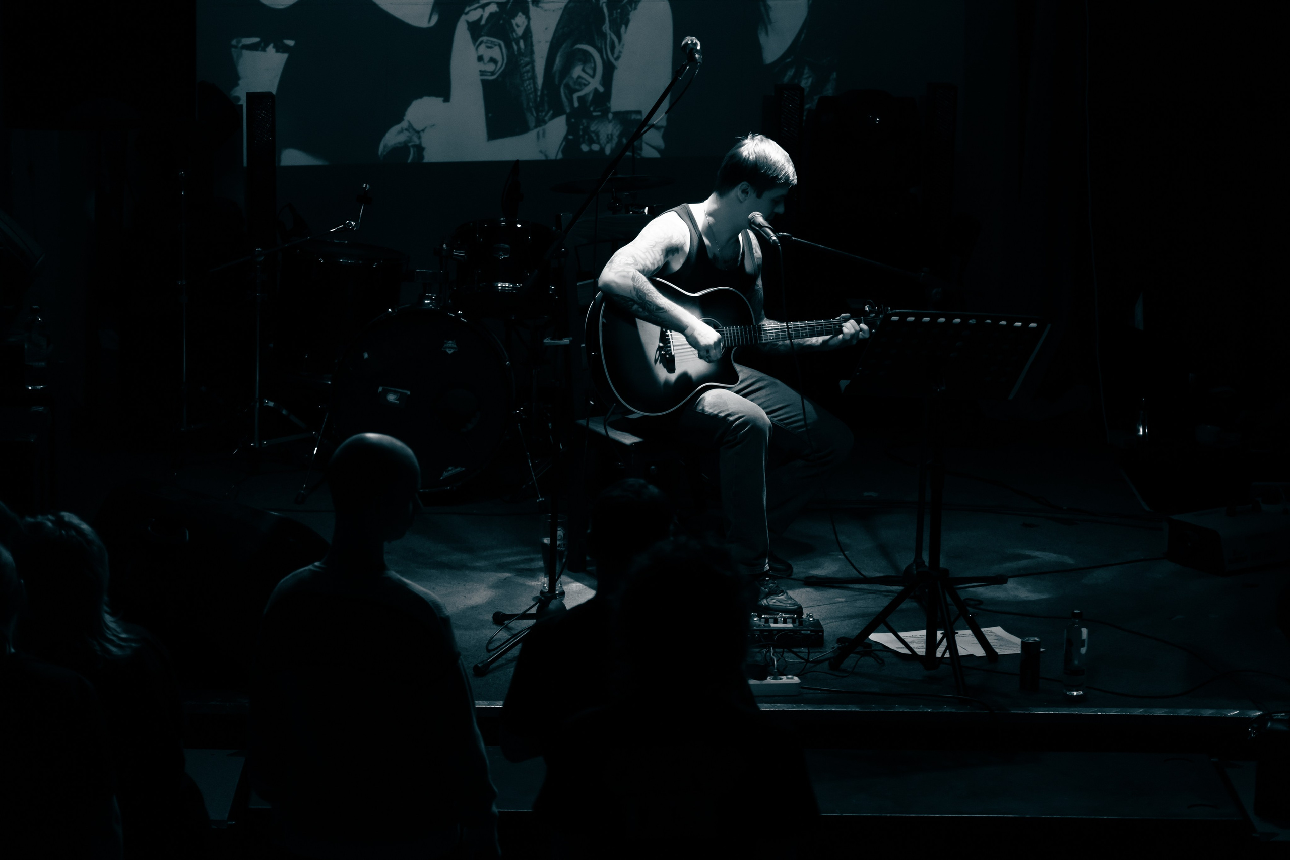 Антон Макаров. Трибьют «Сектор газа», клуб-галерея Эрмитаж. 07.12.2024. Фотограф Регина Крикунова г. Красноярск