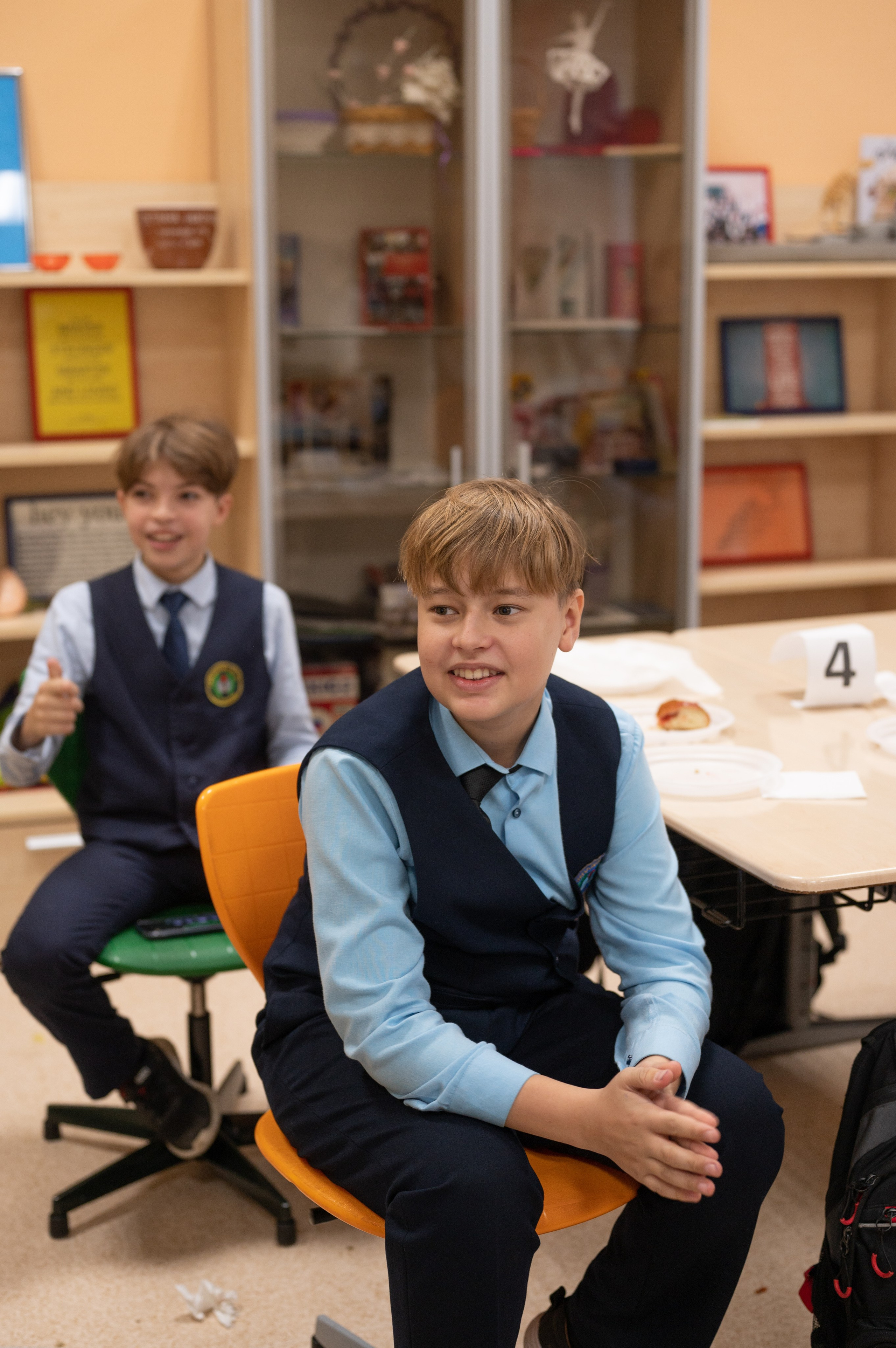 Репортаж мероприятия в классе 5Ж 16 гимназия 2024 г. Фотограф новорожденных, семейный детский в Тюмени Татьяна Морозова