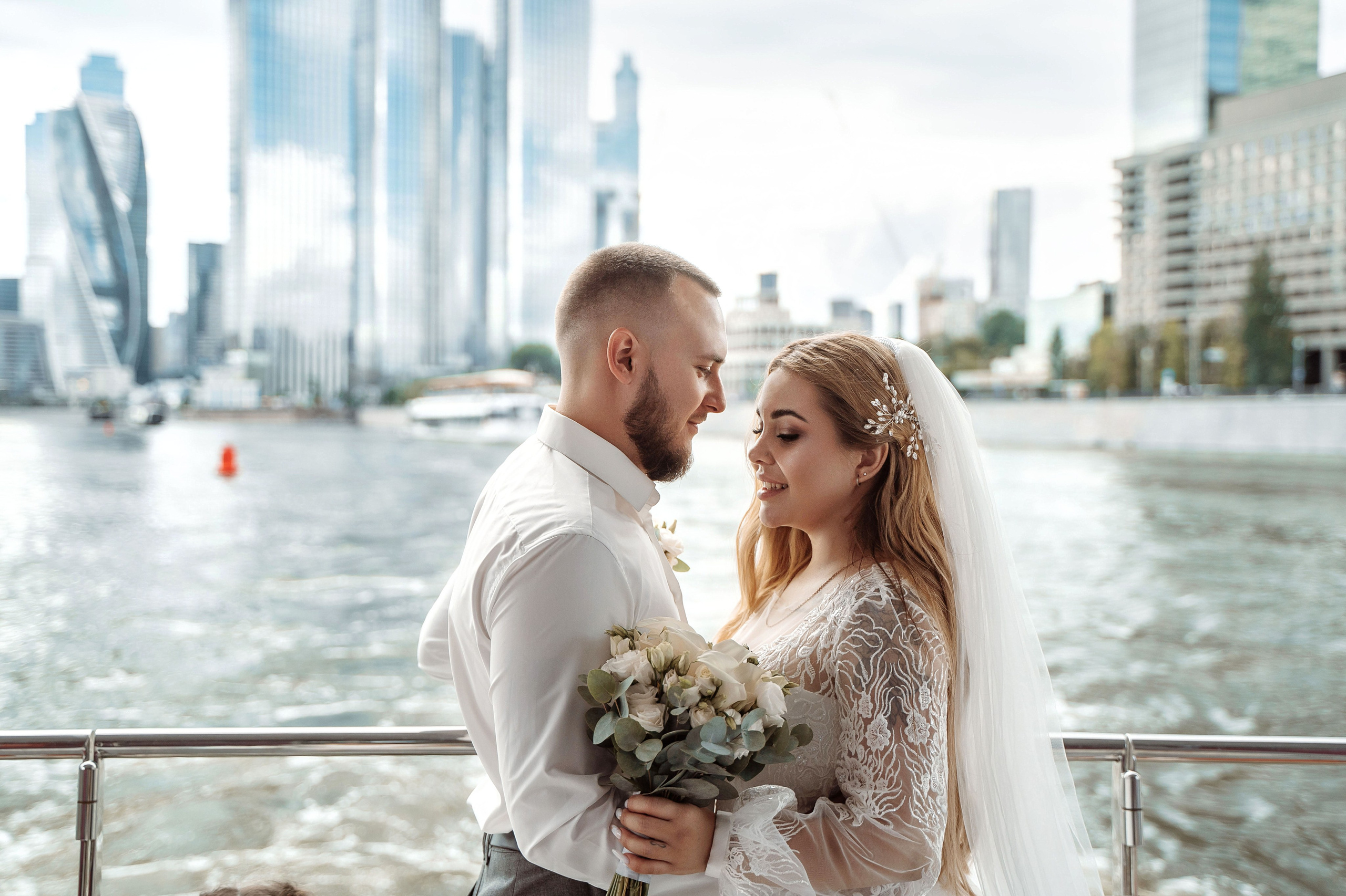 Елена и Александр. Регистрация и прогулка. Фотограф и видеограф в Москве и Московской области Мария Вишня