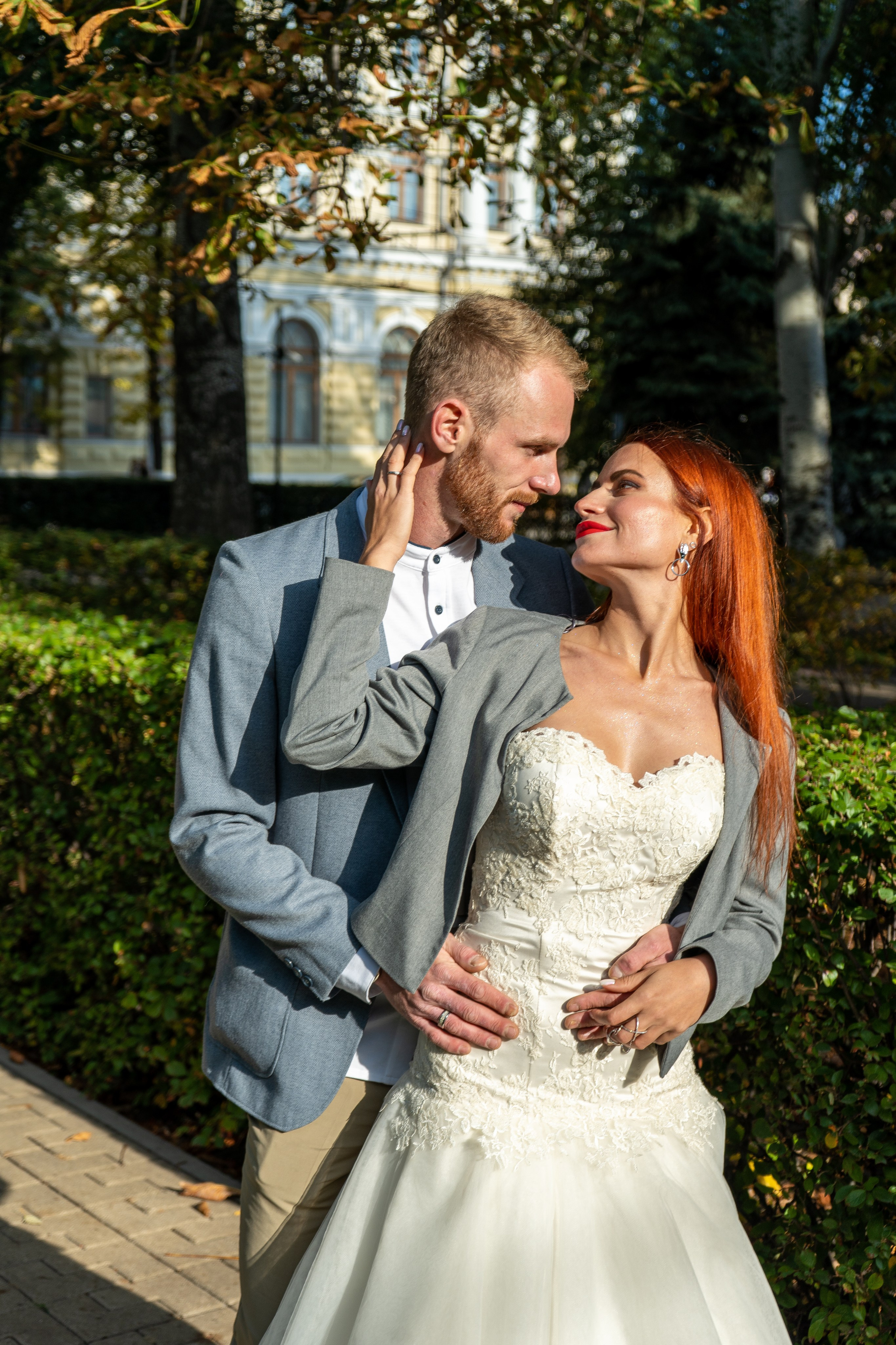 Осенняя свадебная фотосессия на улице в Воронеже