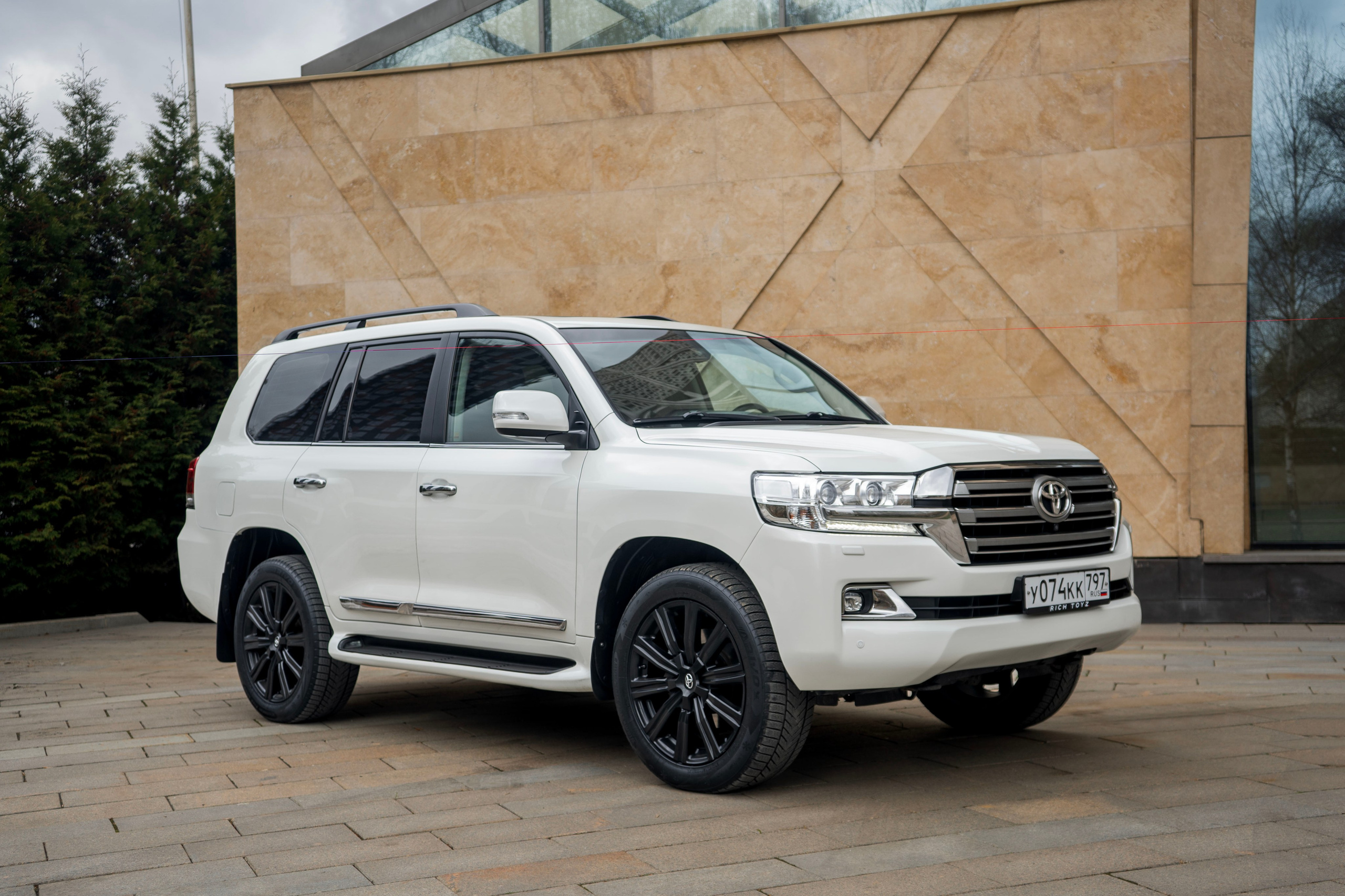 Toyota Land Cruzer 200