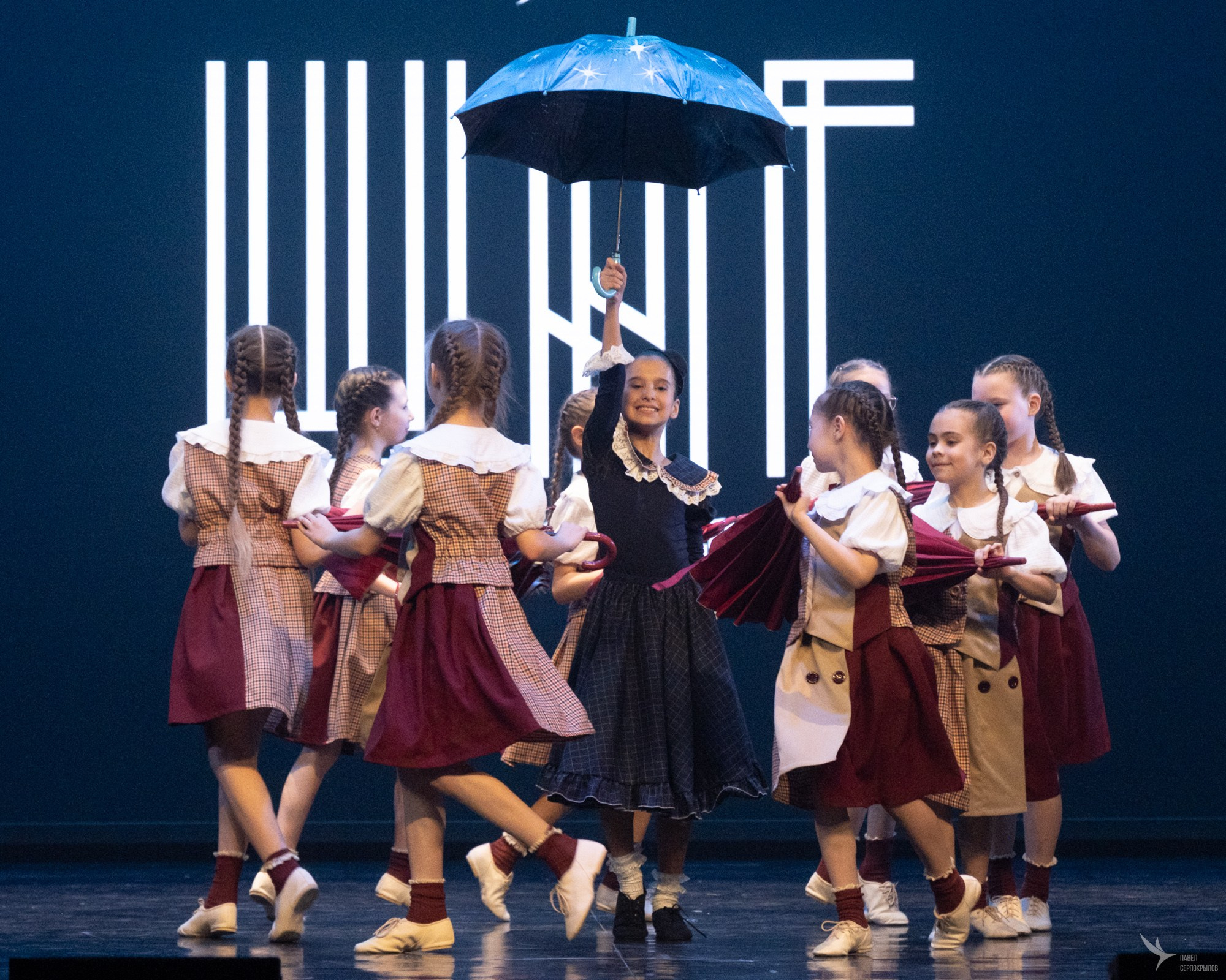 Отчетный концерт студии танца «ШАГ». Репортажный фотограф в Казани Павел Серпокрылов