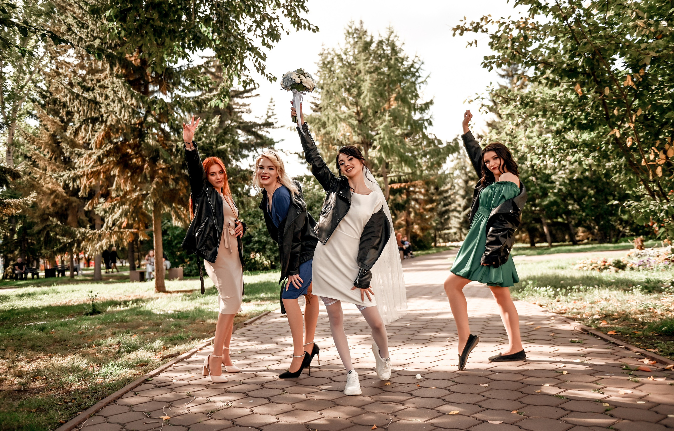 Небольшая часть фото со свадебной съемки Алексея и Даши. Свадебный, семейный, детский, контент фотограф в Омске Максим Ильин