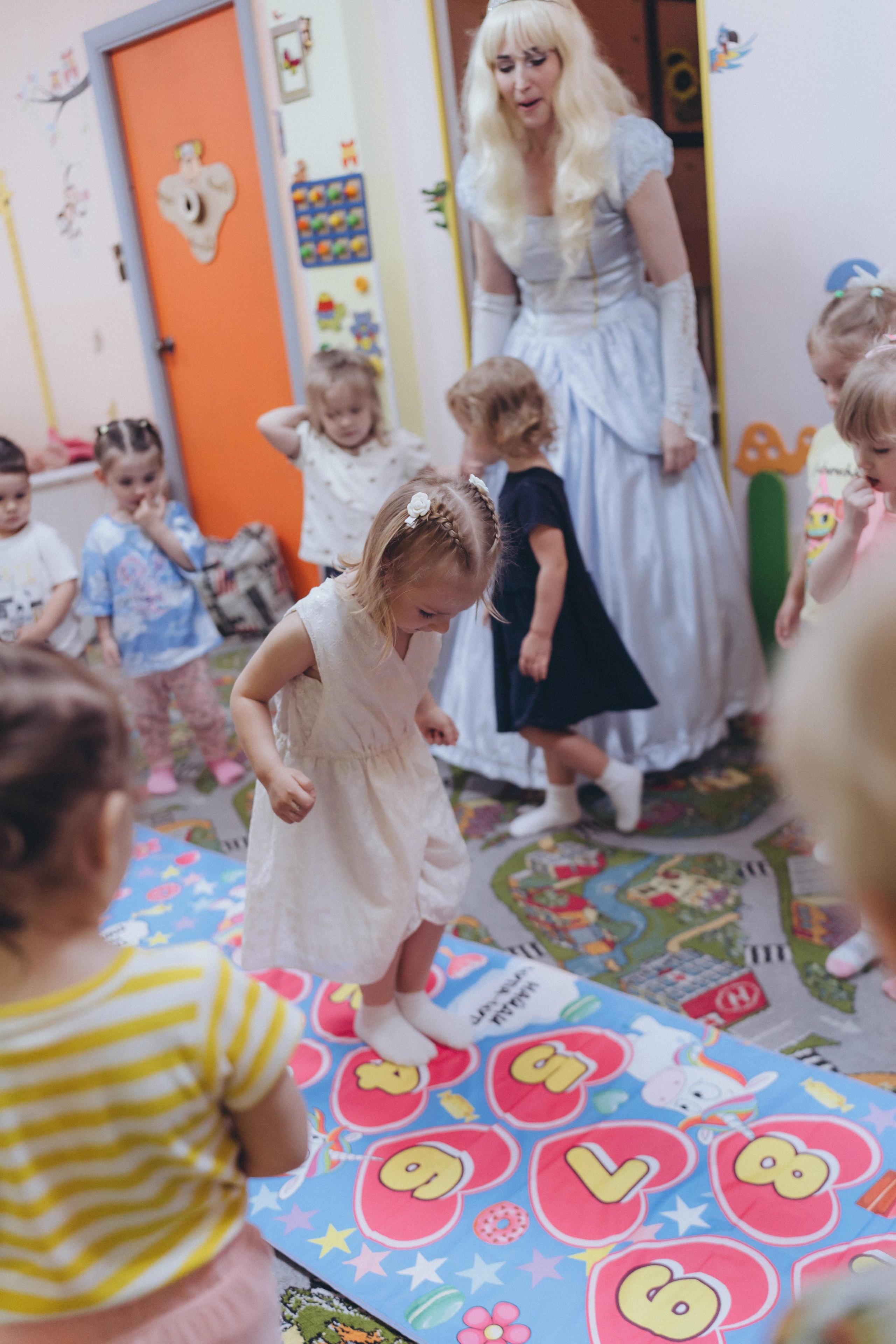 День рождения Алисы (садик). Крис Богомазова