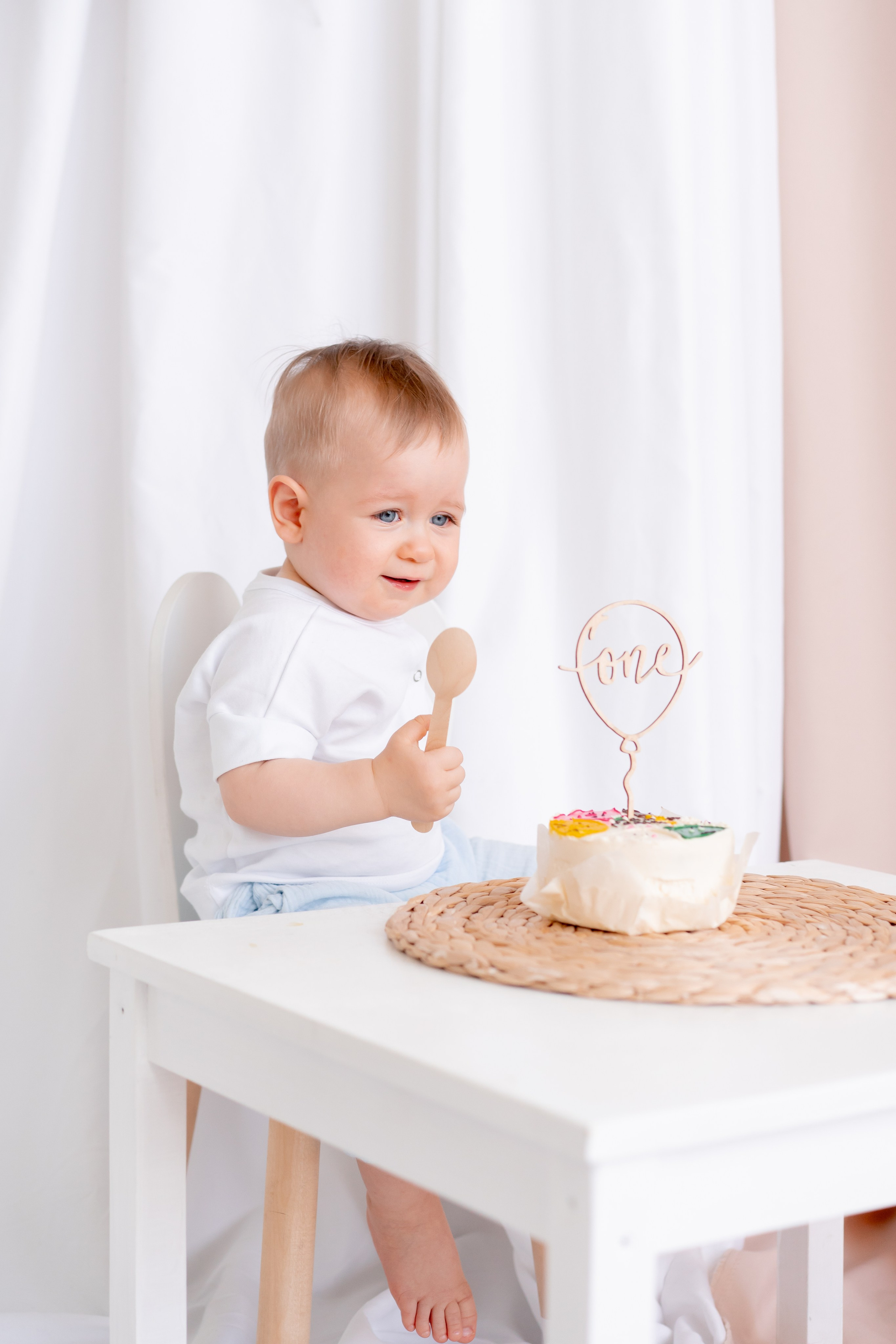 Крушение торта, Smash cake. Детская, семейная фотостудия в Санкт-Петербурге