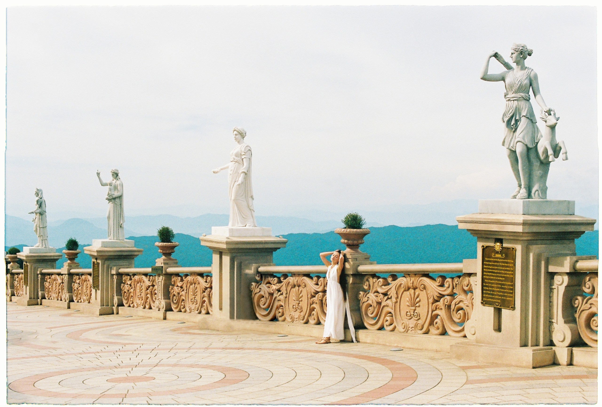 Nastya Bana Hills. Film Photographer in Da Nang, Vietnam — Tanya Parfenteva