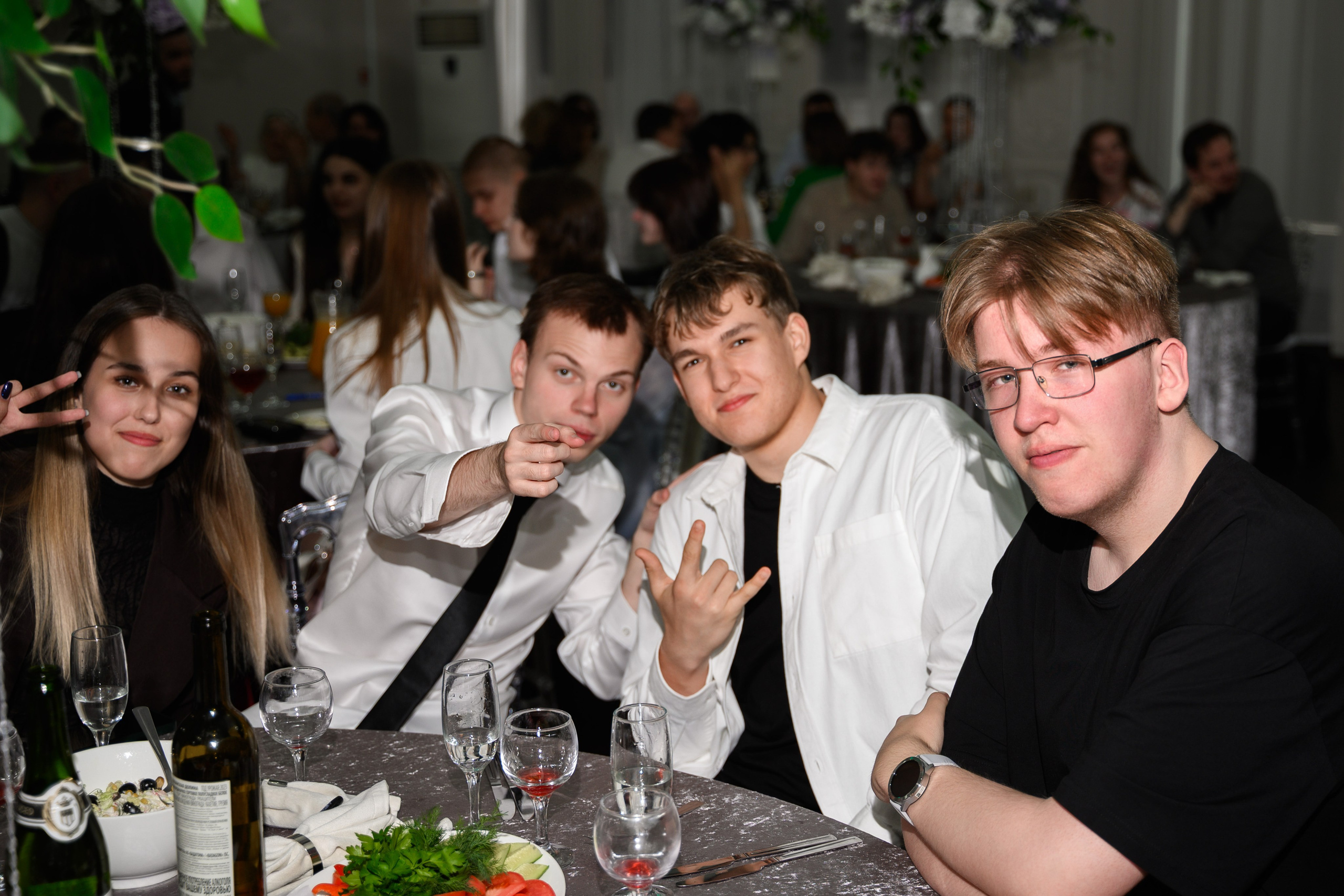 Фотограф на выпускной. Фотосъёмка для школьников и студентов в Санкт-Петербурге. Фотограф Алексей Лукин. Свадьба, мероприятие, корпоратив, юбилей, фотосессия, портрет. Фотосъёмка в Санкт-Петербурге. Ретушь фотографий