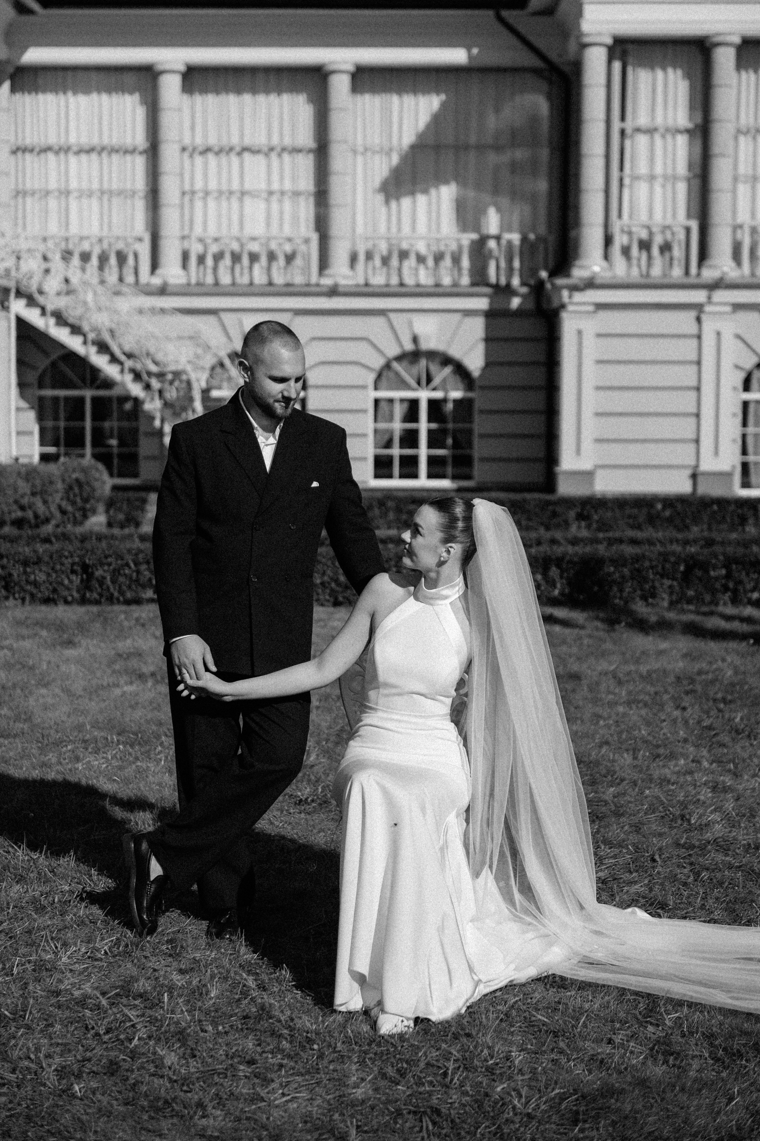 Wedding day in VERSAL PARK. Wedding PHOTOGRAPHER Andrew Vnukov