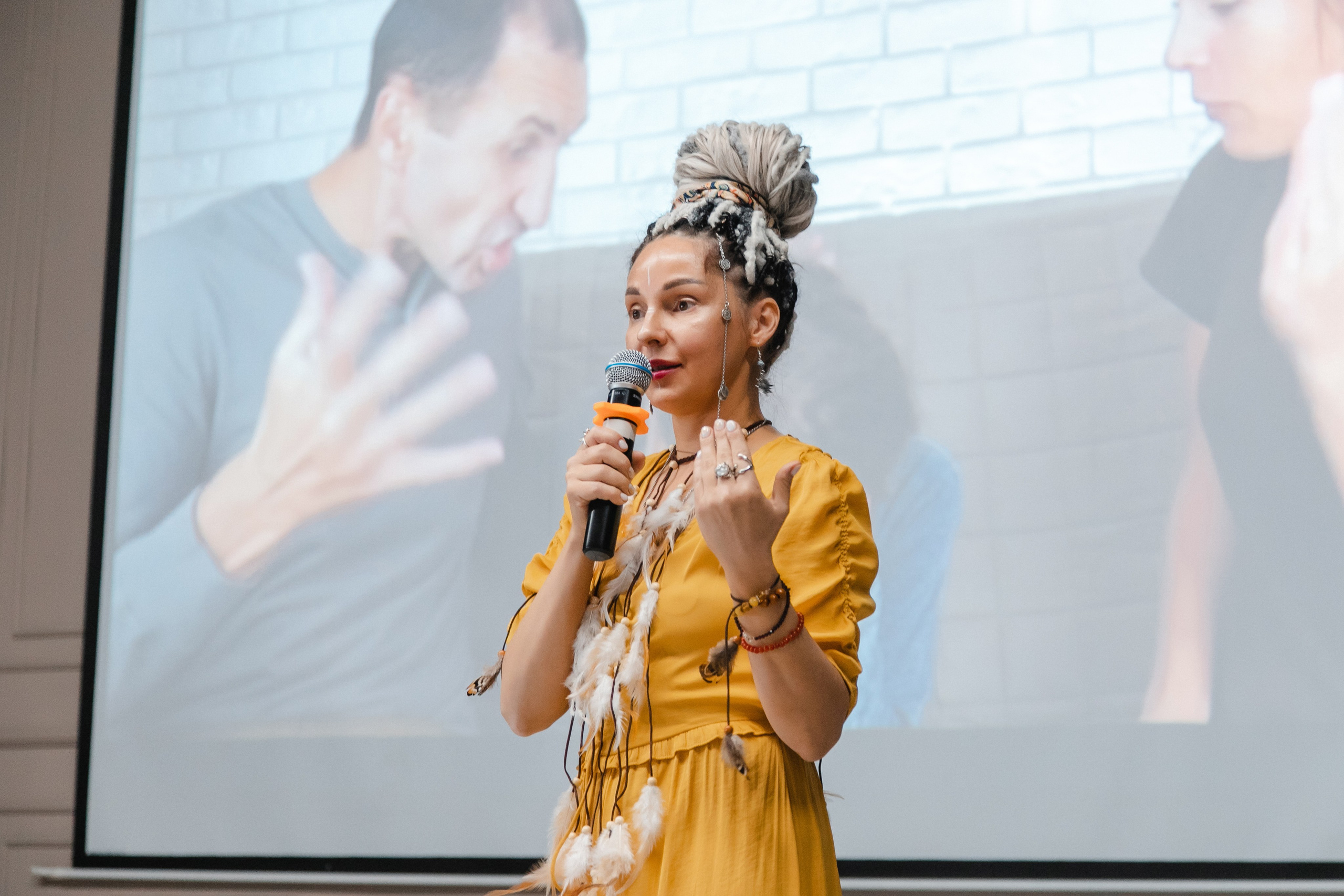 Дамский клуб 17 мая 2025. Роман Урумбаев фотограф Нижневартовск