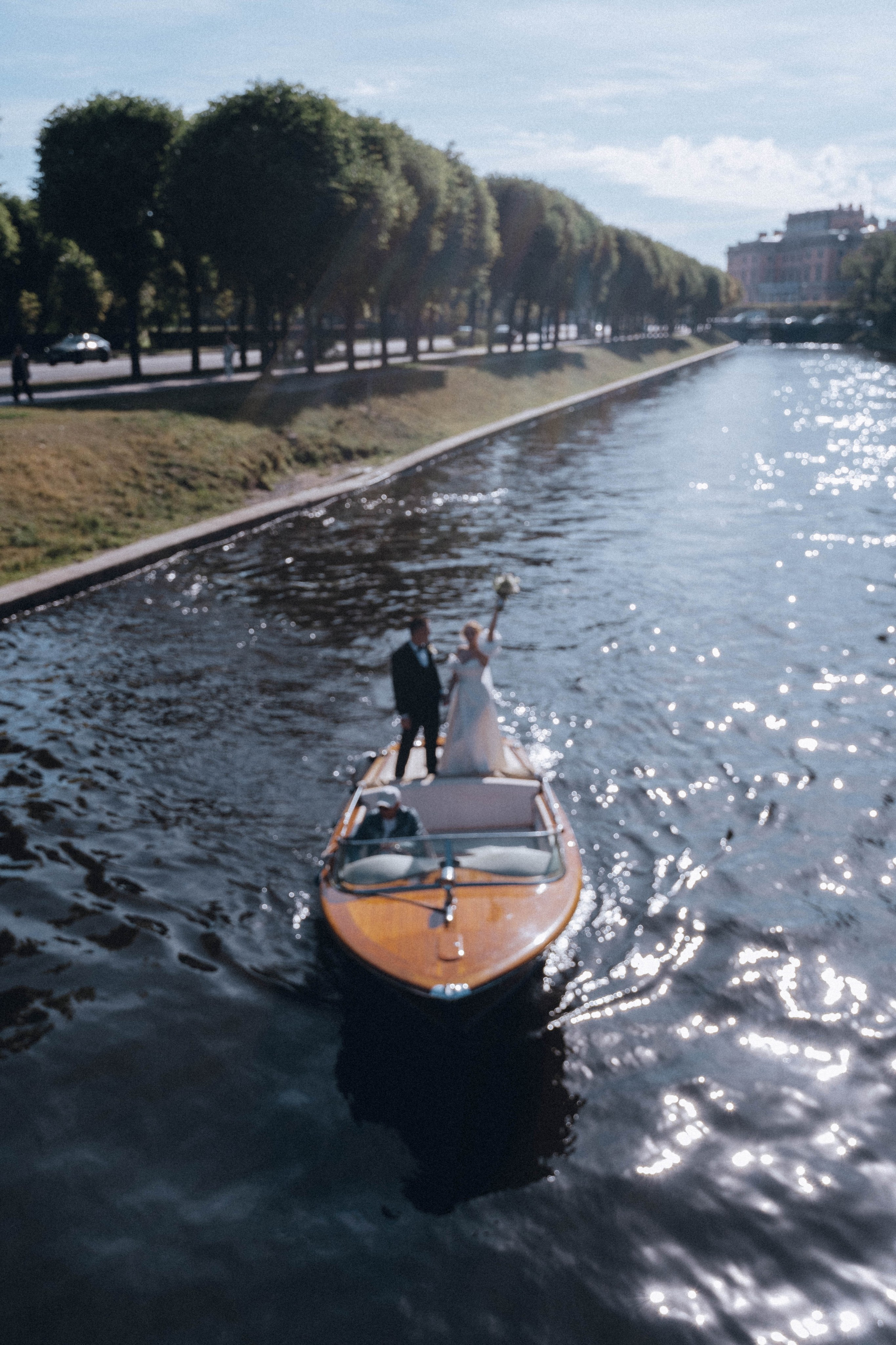 СВАДЕНБНАЯ СЬЕМКА НА КАТЕРЕ ПО КАНАЛАМ САНКТ-ПЕТЕРБУРГА И В АКВАТОРИИ НЕВЫ. Профессиональный фотограф, Санкт-Петербург — Виктория Богомолова