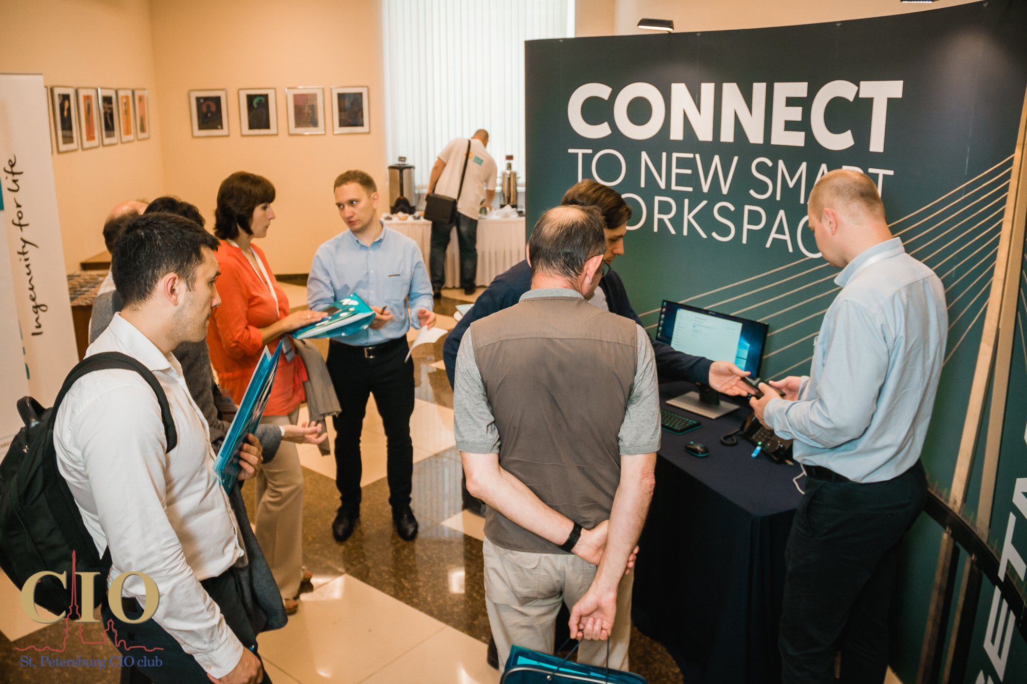 Бизнес конференции. Свободный фотограф