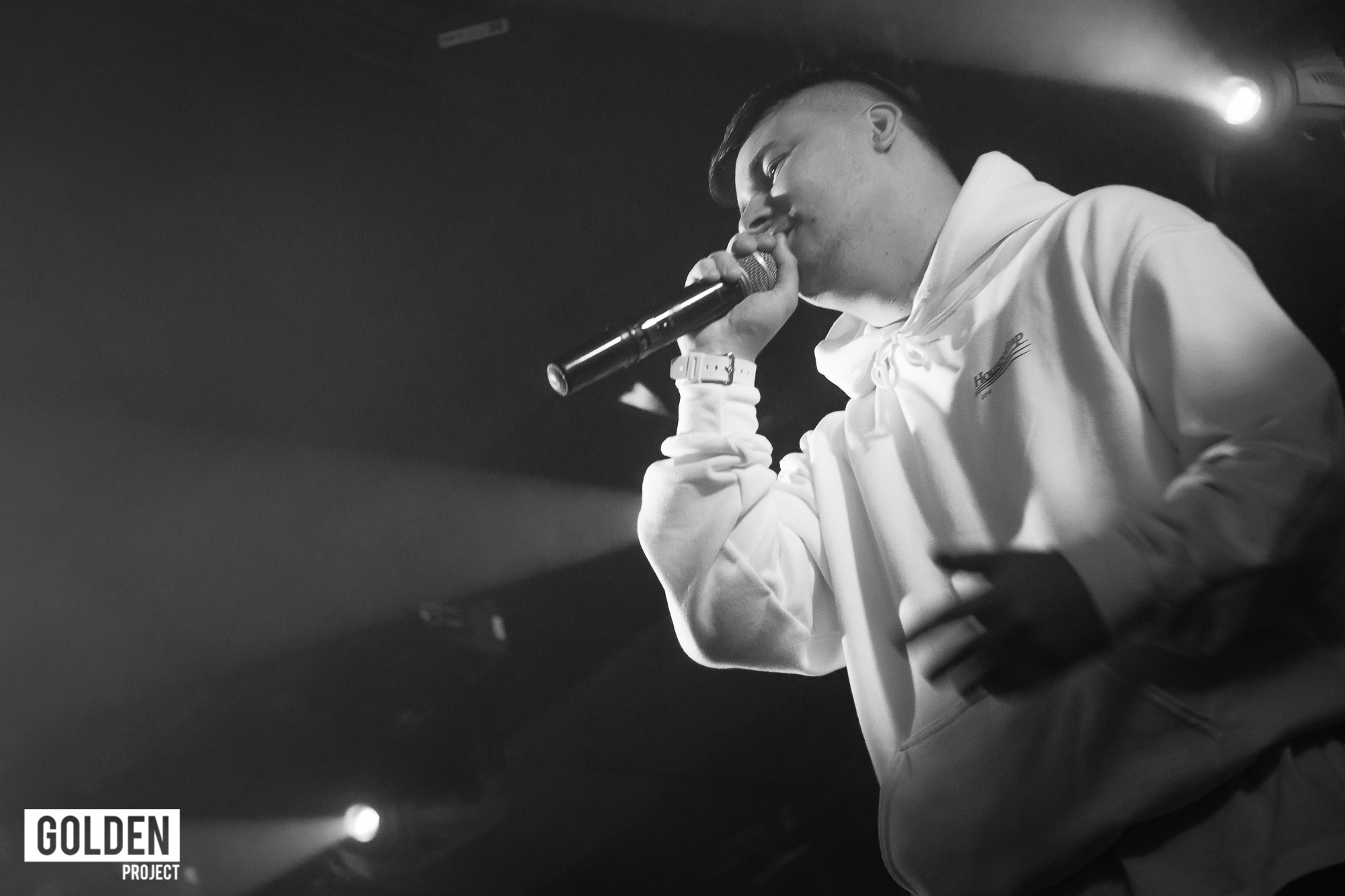 Вечеринки в ночных клубах. Свободный фотограф