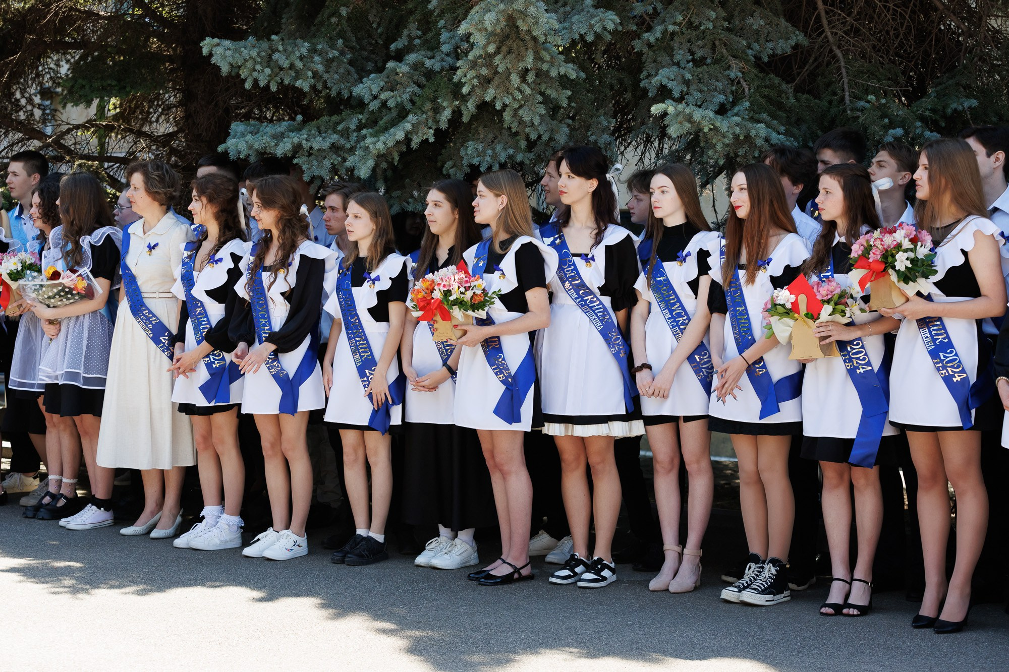 Последний звонок в Гимназии № 1, г. Севастополь. Свадебный фотограф, фотосъемка в Крыму, Севастополе, Симферополе, Ялте