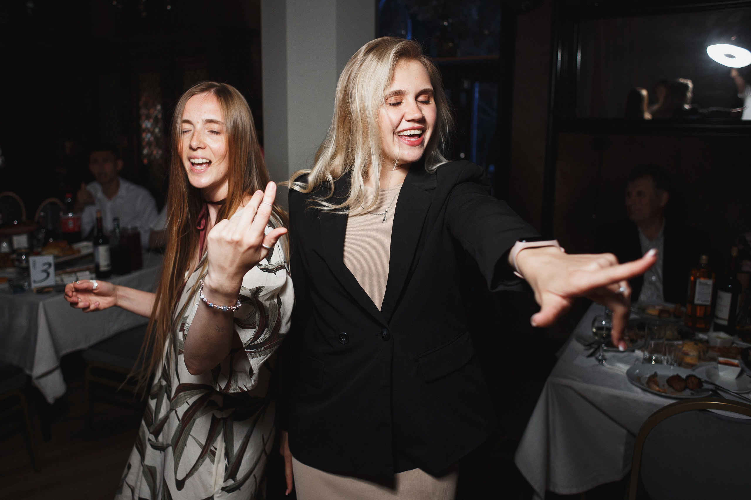 Свадебная фотосессия Саши и Насти в ресторане Чехов Сад, Таганрог. Свадебный и семейный фотограф в Таганроге Бакарюк Антон