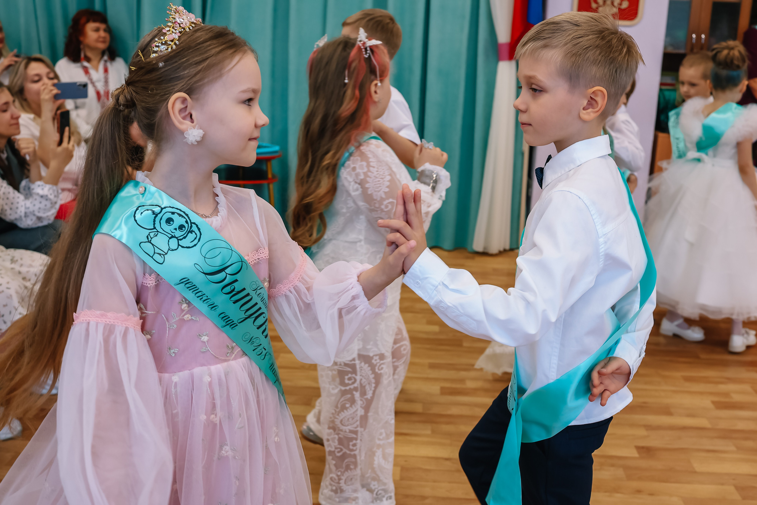 Семейный и детский женский фотограф в Новосибирске | Алёна Малахова продолжение следует  выпускные альбомы