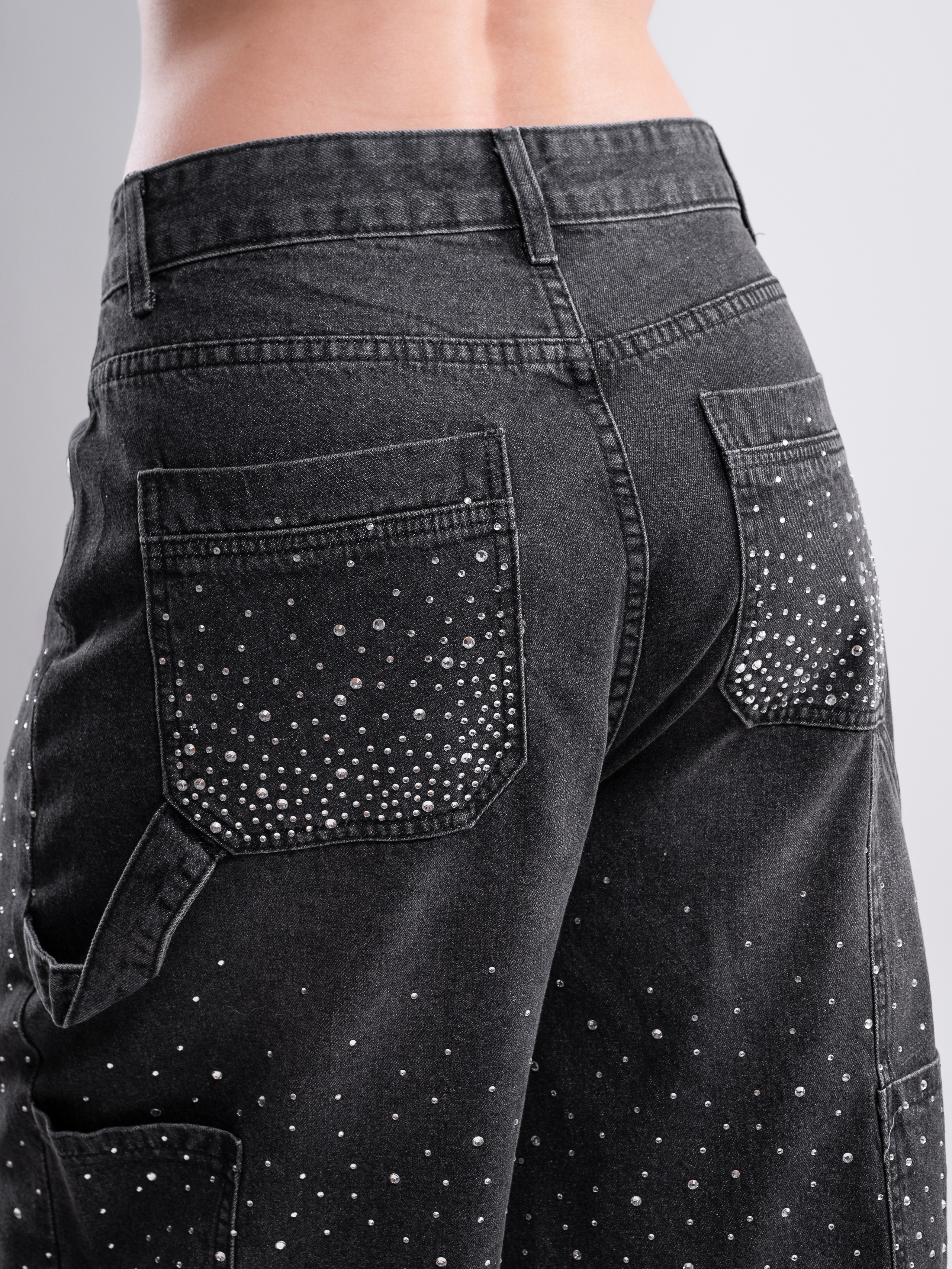 Джинсовые бриджи. Предметный фотограф, фото для маркетплейсов Пятигорск, КМВ