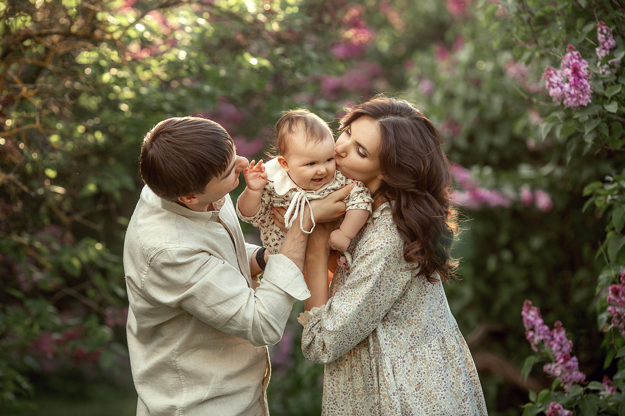 Малыши, кролики цветущая сирень. Tatyana Nadezhdina Family photographer
