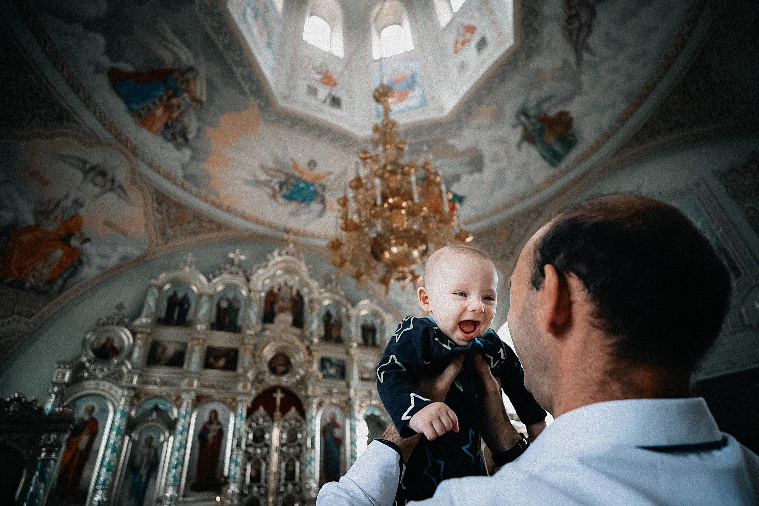 Съёмка крещения. Команда специалистов в мире фотографии и видео. Детский фотограф, семейный фотограф