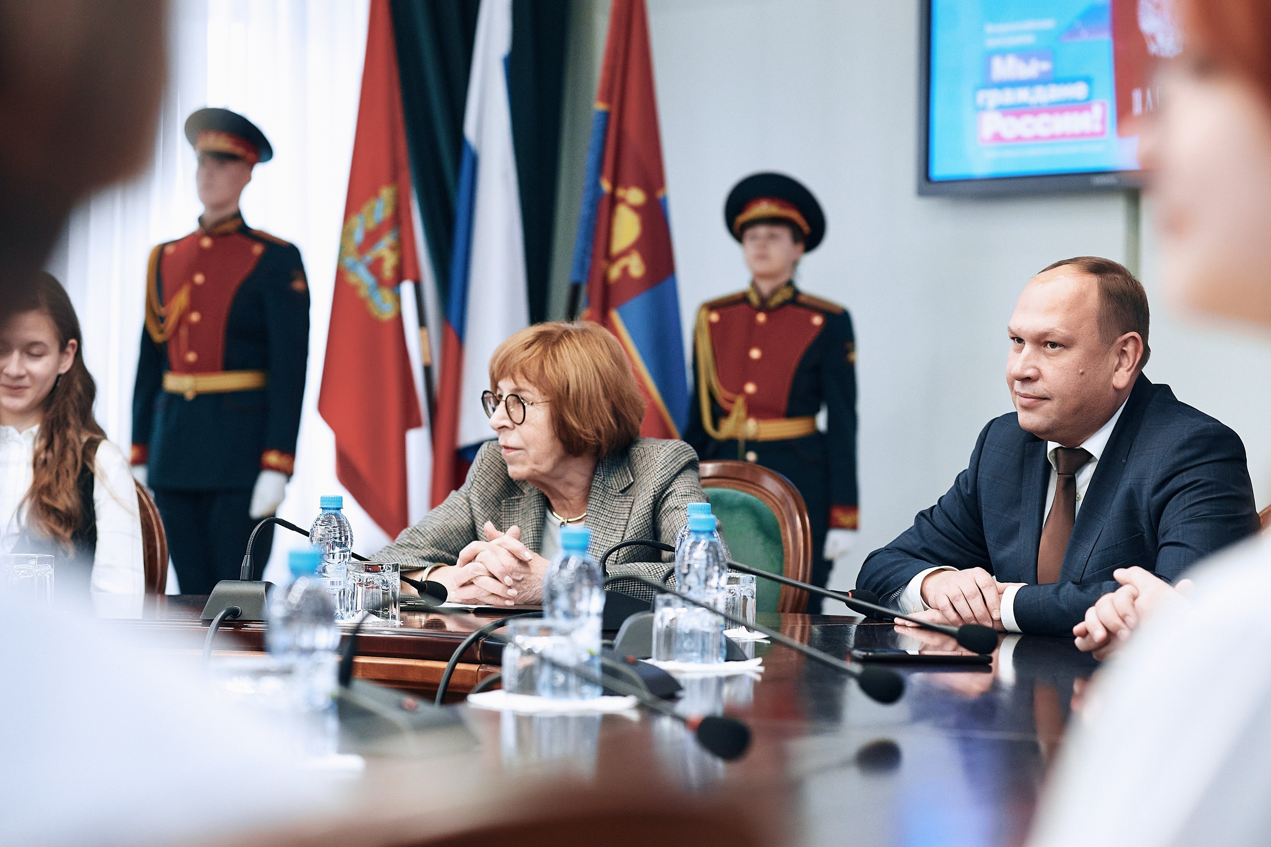 Получение паспорта. Мэрия г. Красноярск. Семейный и репортажной фотограф в Красноярске и Москве Виктор Бабинцев