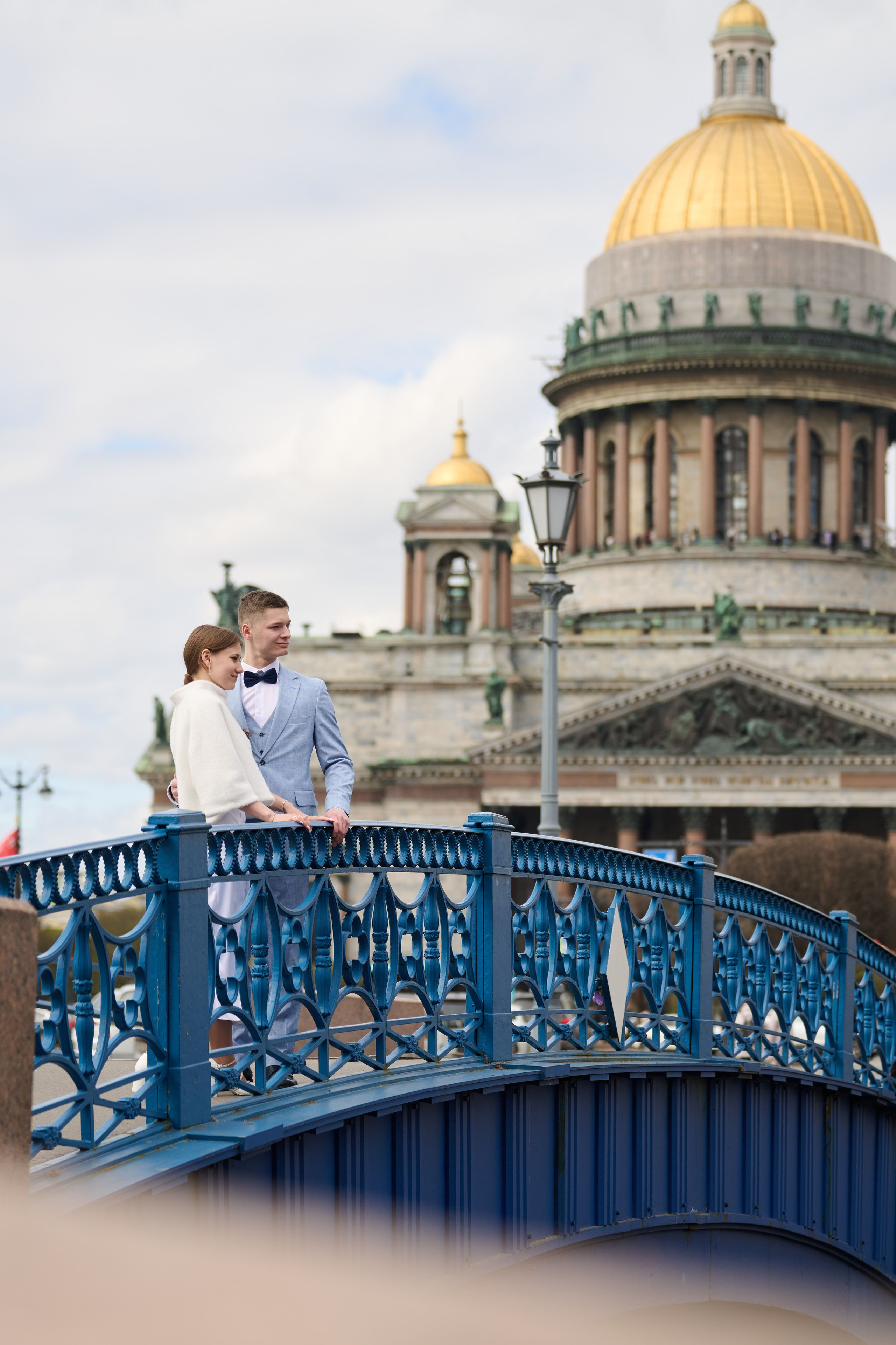 Прогулка у Исаакиевского собора. Фотосессия в Санкт-Петербурге | Услуги профессионального фотографа
