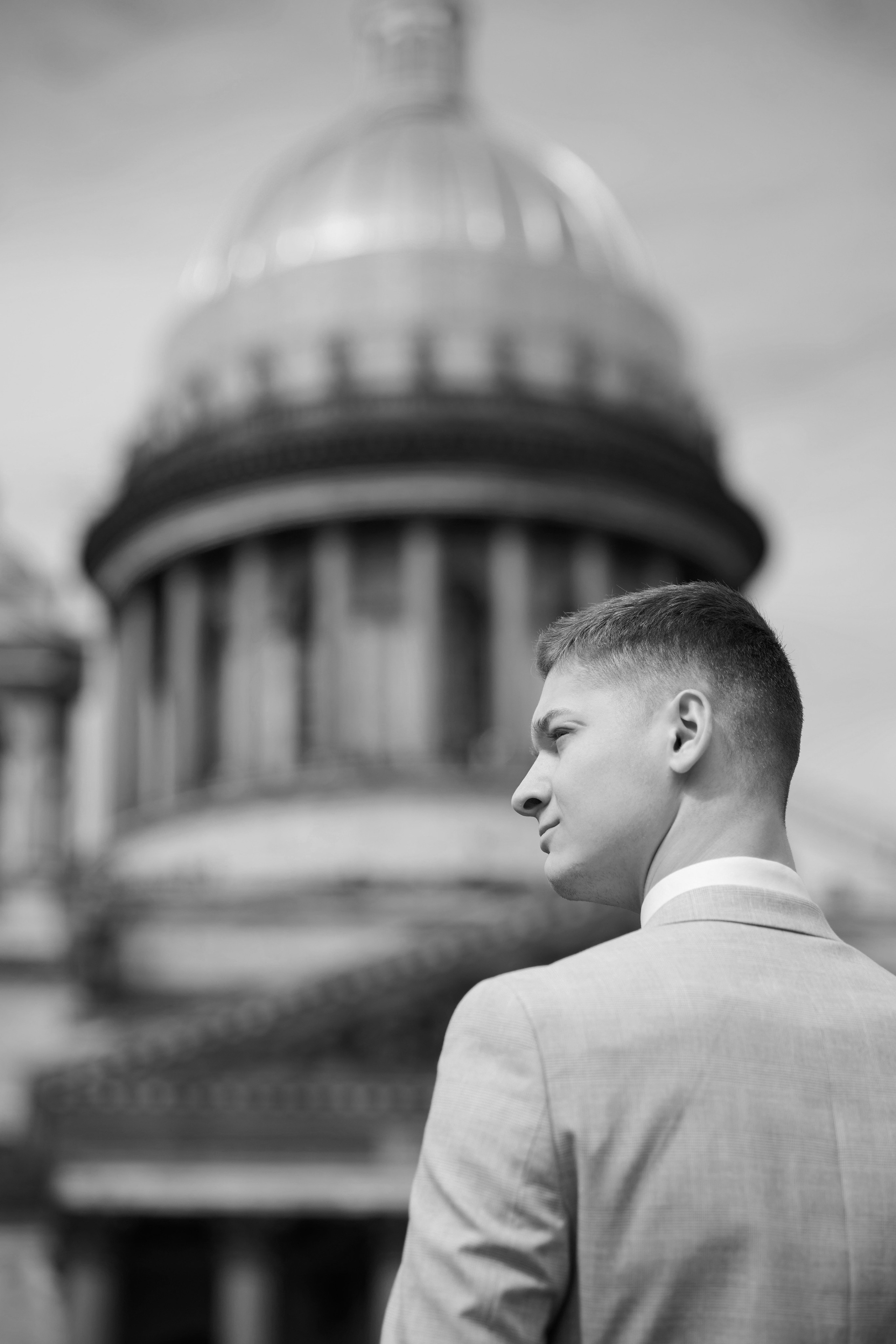 Прогулка у Исаакиевского собора. Фотосессия в Санкт-Петербурге | Услуги профессионального фотографа
