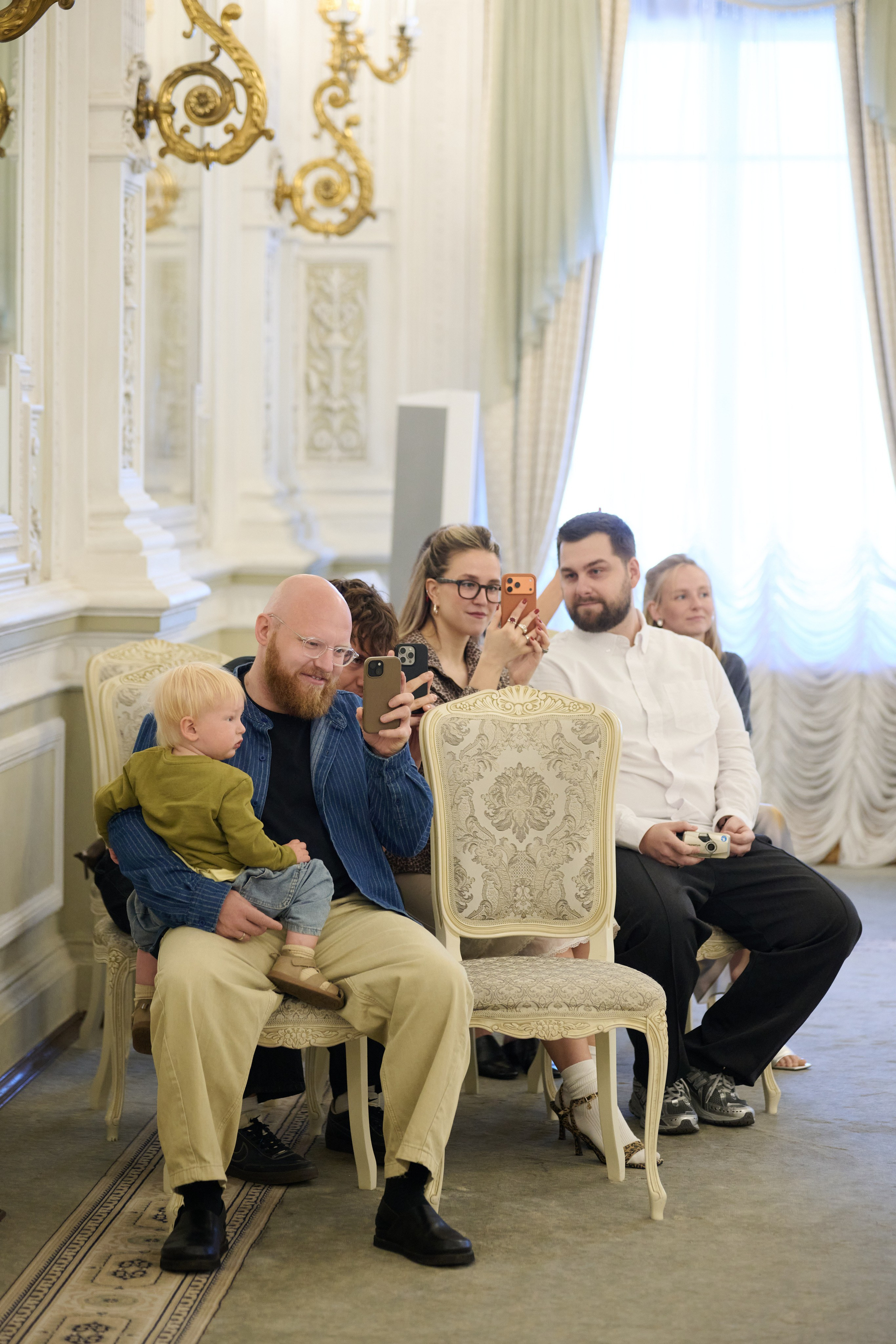 1 Дворец бракосочетания и прогулка в Летнем саду. Фотосессия в Санкт-Петербурге | Услуги профессионального фотографа